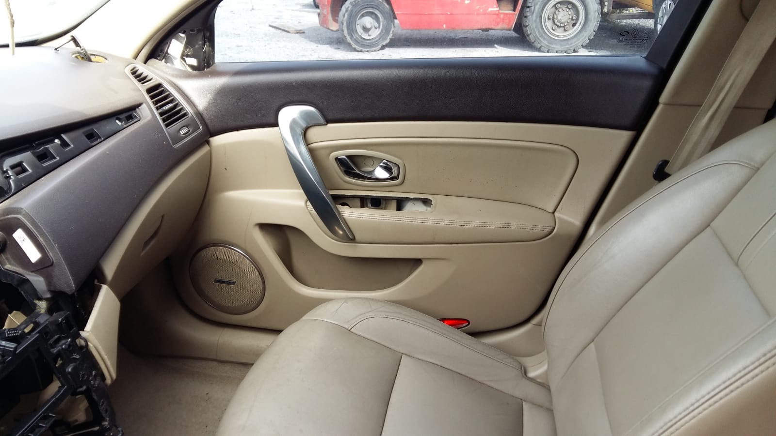Renault latitude kapı döşemesi Renault latitude kapı döşemesi