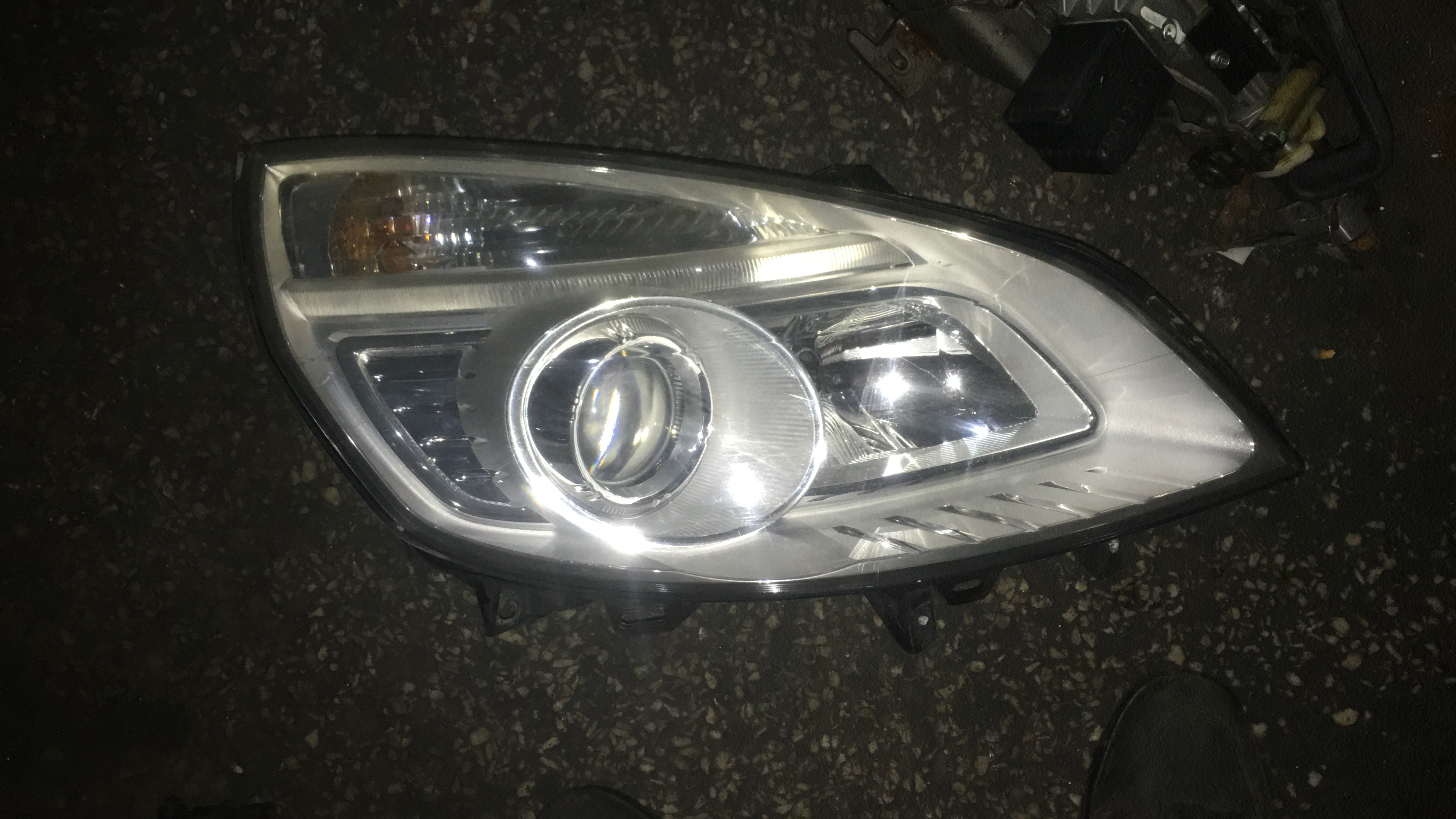 Renault scenic çıkma sağ far Renault scenic çıkma sağ far