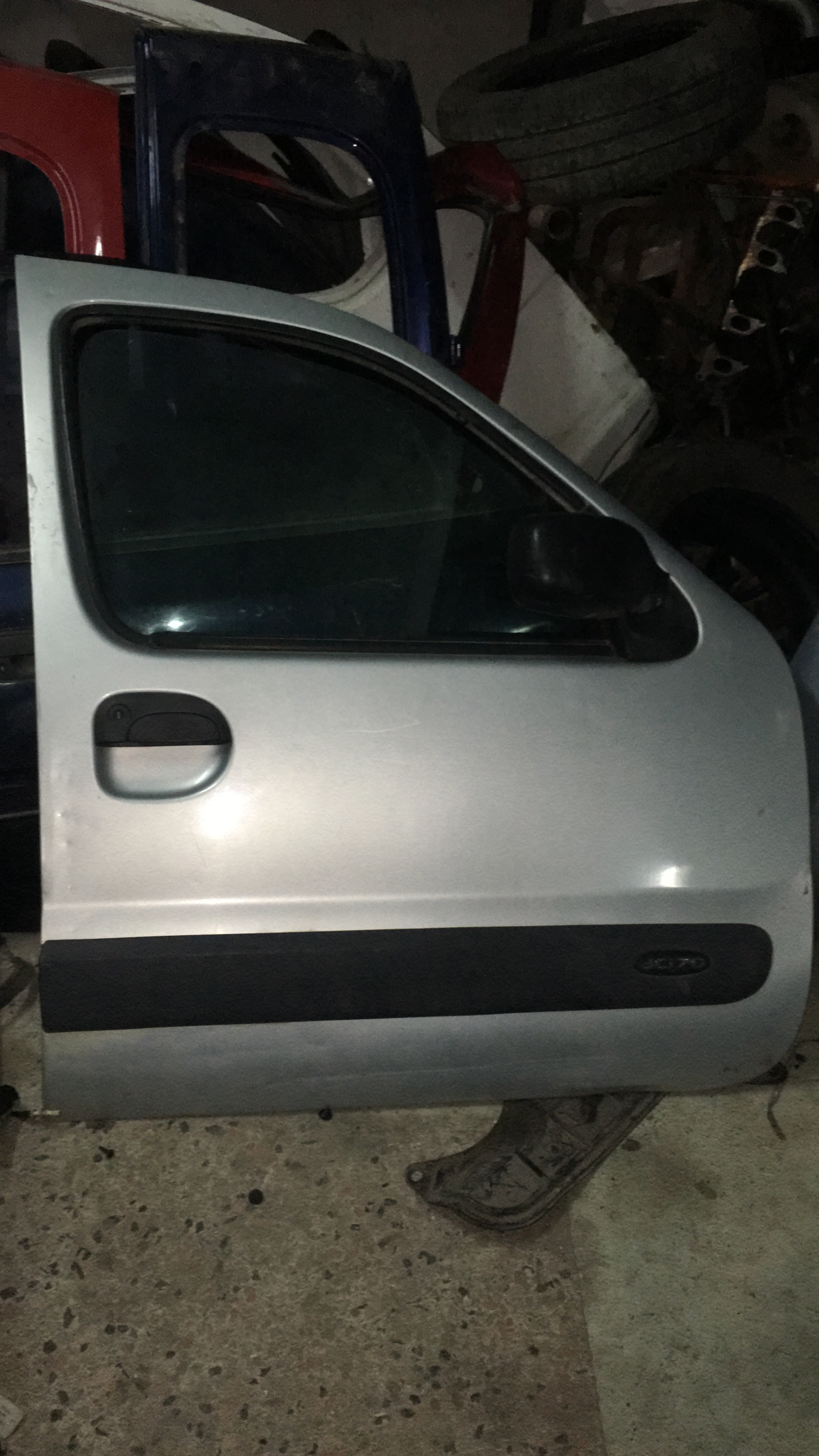 Renault kangoo sağ ön kapı Renault kangoo sağ ön kapı
