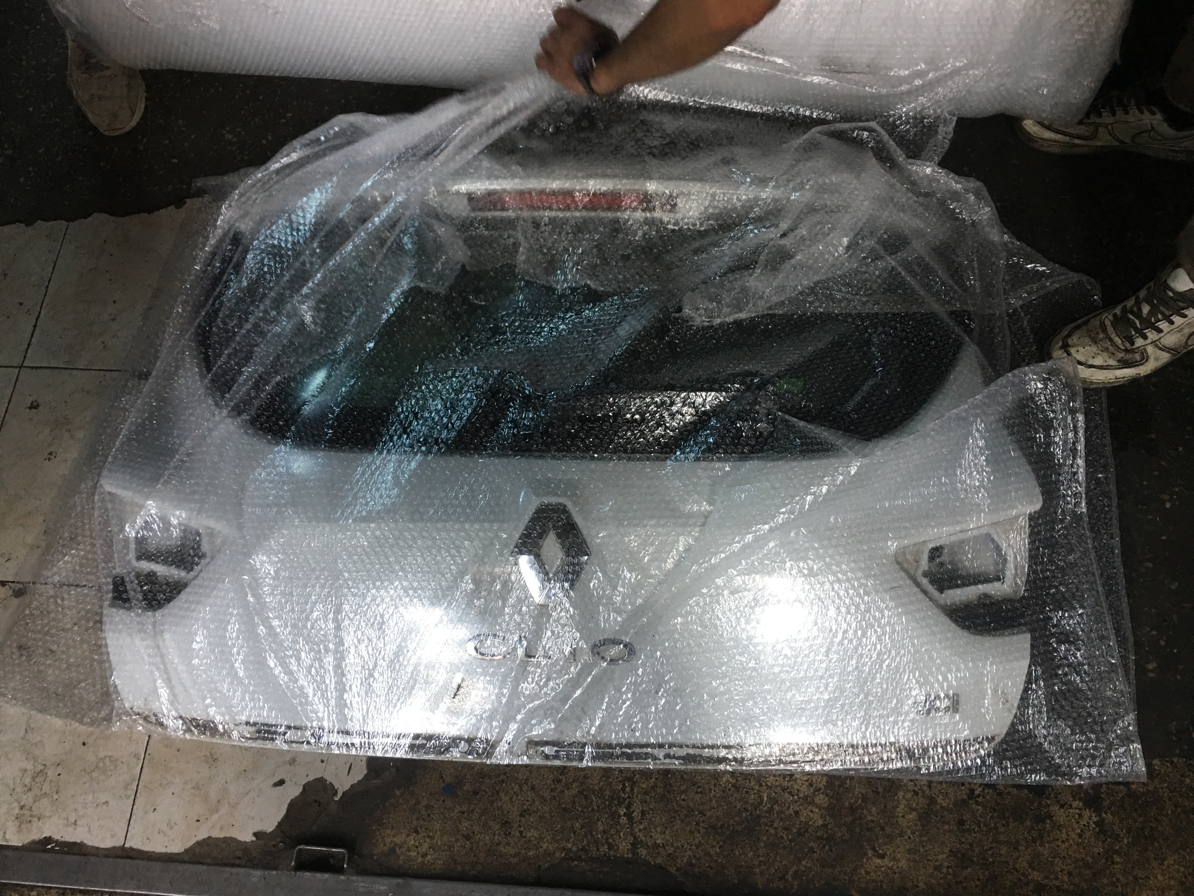 Renault clio 4 çıkma bagaj kapağı Renault clio 4 çıkma bagaj kapağı