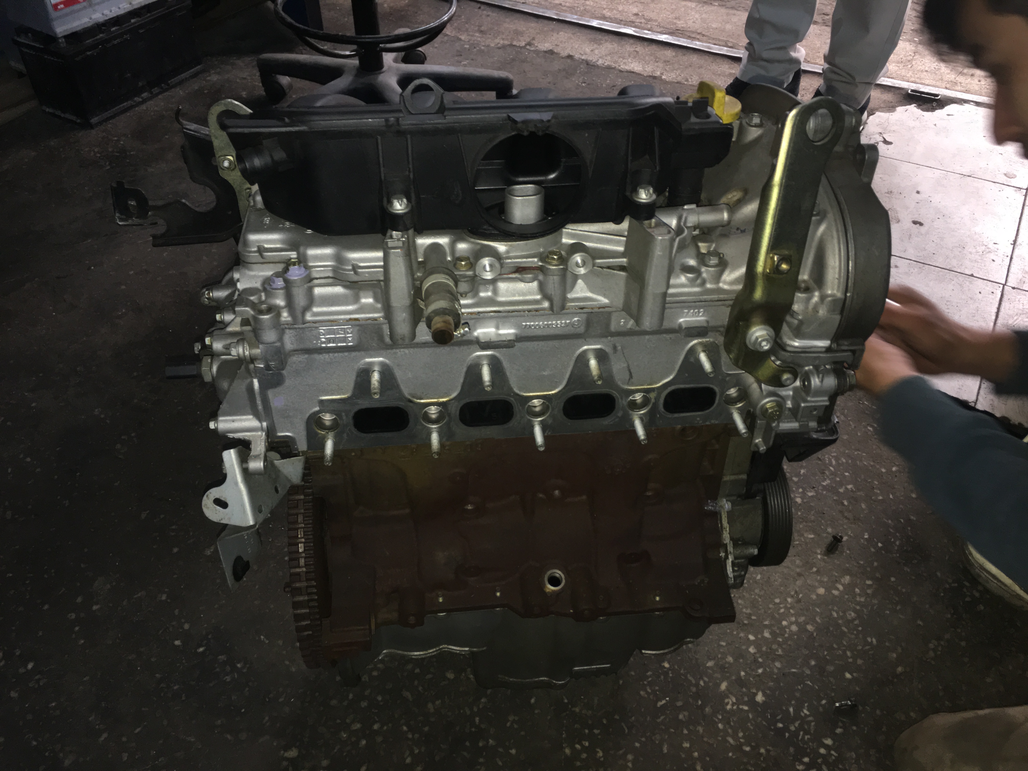 Renault megane 1 çıkma 1.6 benzinli motor Renault megane 1 çıkma 1.6 benzinli motor