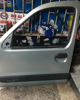 Renault kangoo çıkma hatasız sol ön kapı