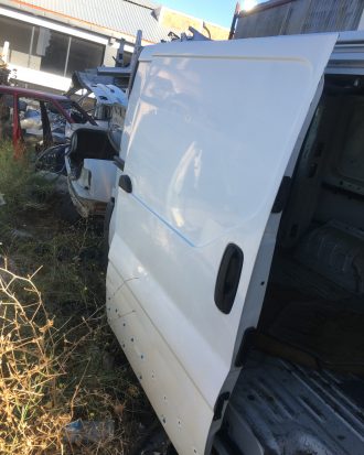 Renault trafic çıkma hatasız sağ sürgülü kapı