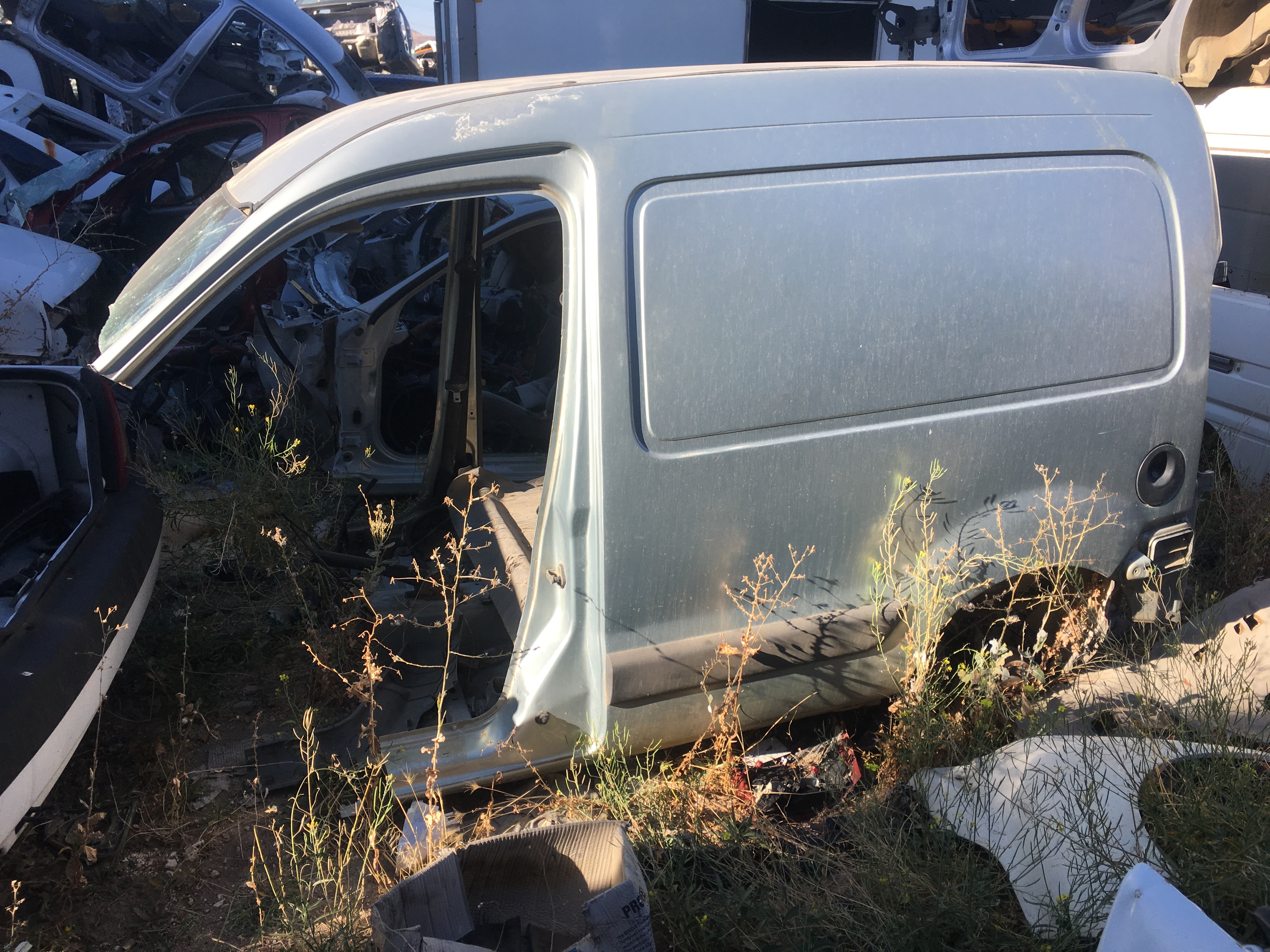 Renault kangoo çıkma komple tavan arka Renault kangoo çıkma komple tavan arka