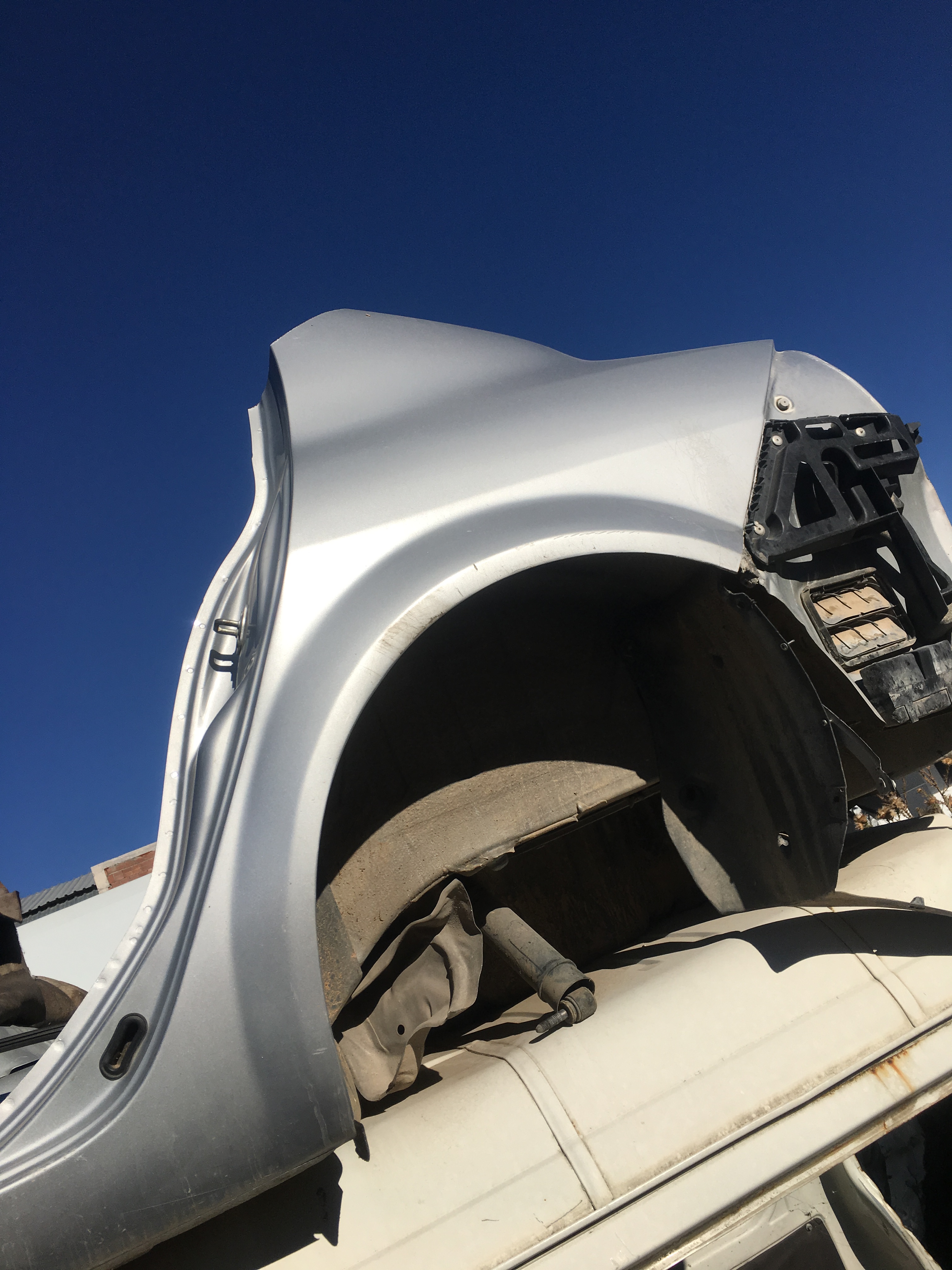 Renault megane çıkma sol arka çamurluk Renault megane çıkma sol arka çamurluk