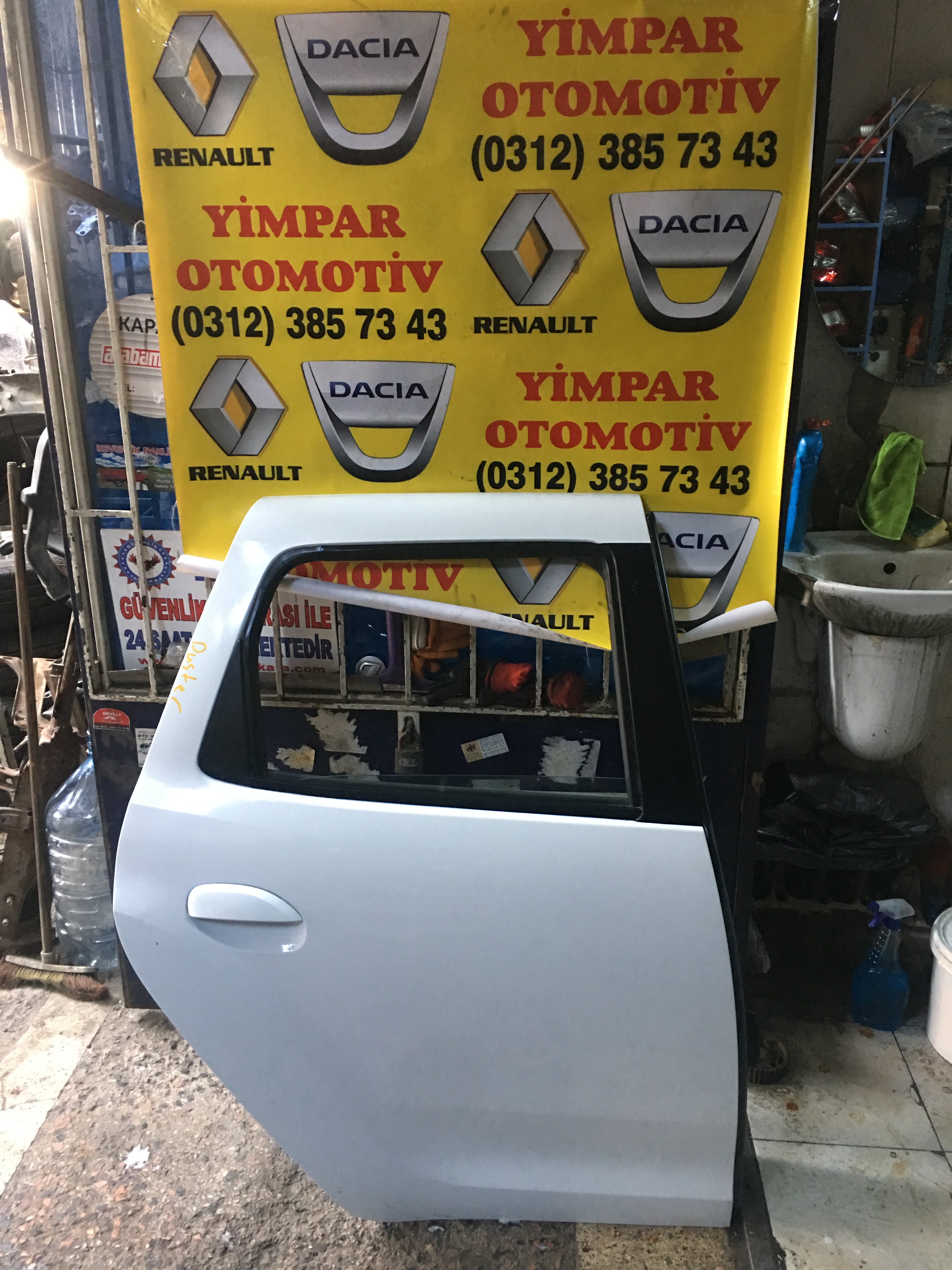 Dacıa duster çıkma hatasız sağ arka kapı Dacıa duster çıkma hatasız sağ arka kapı