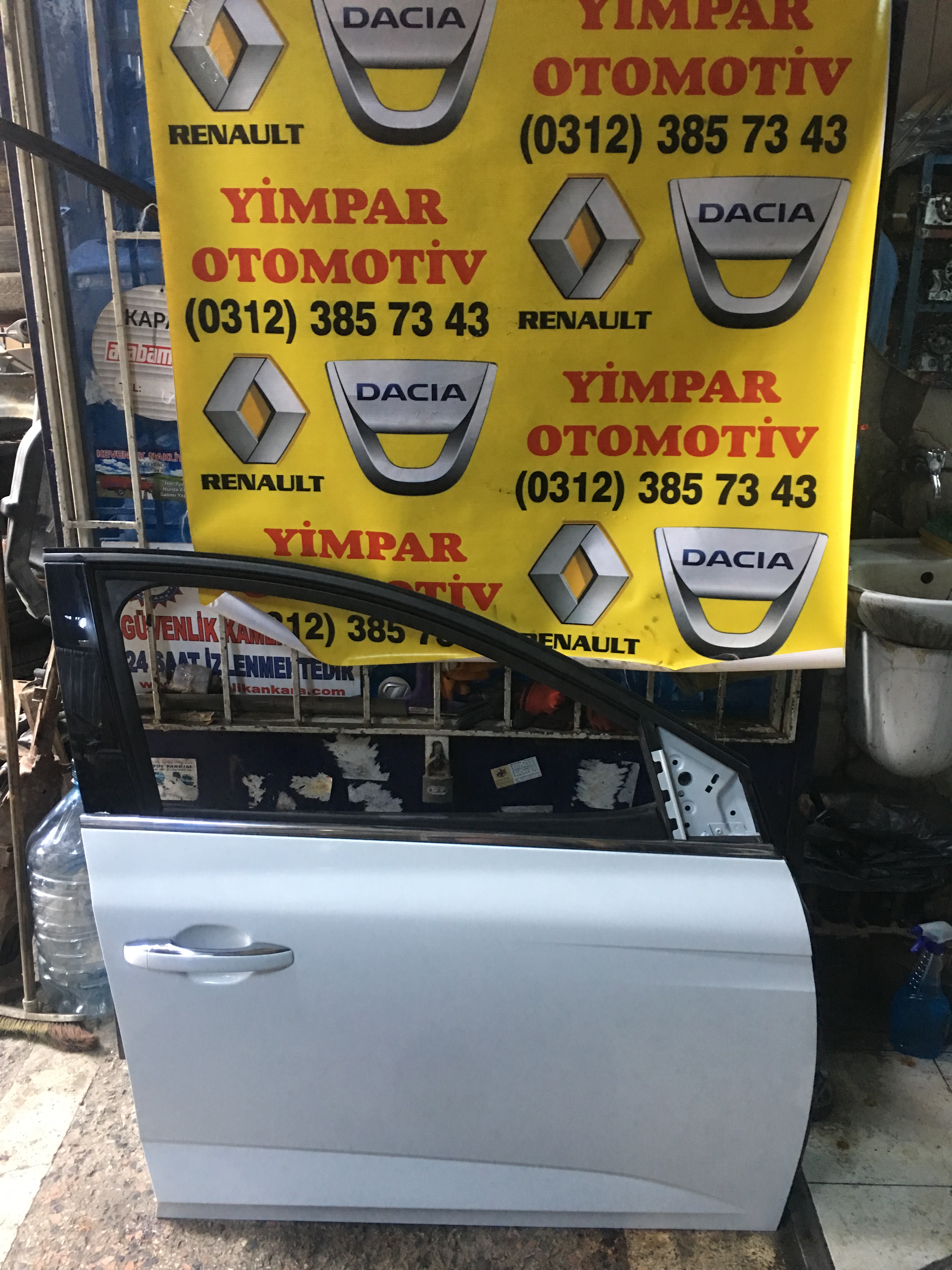 Renault megane 4 çıkma hatasız sağ ön kapı Renault megane 4 çıkma hatasız sağ ön kapı