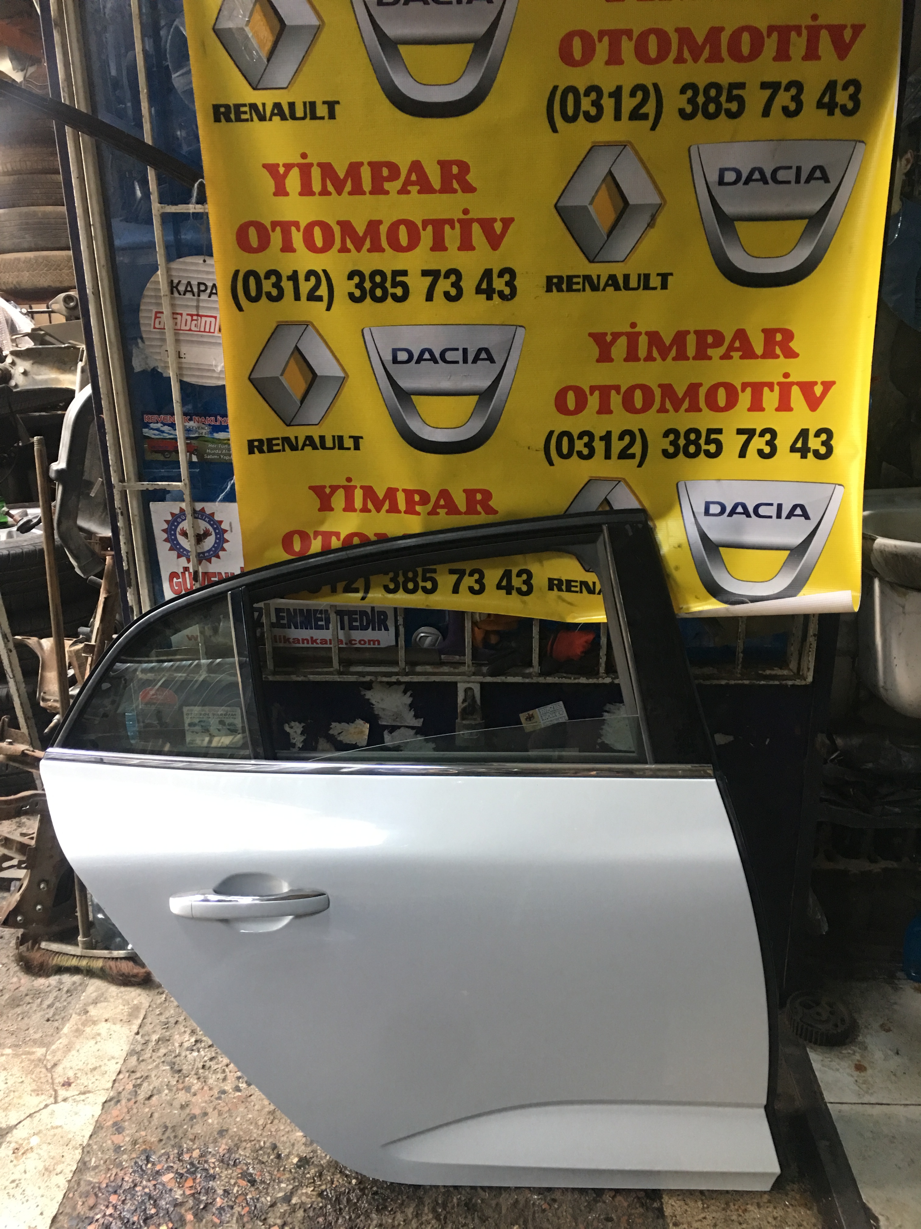 Renault megane 4 çıkma hatasız sağ arka kapı Renault megane 4 çıkma hatasız sağ arka kapı