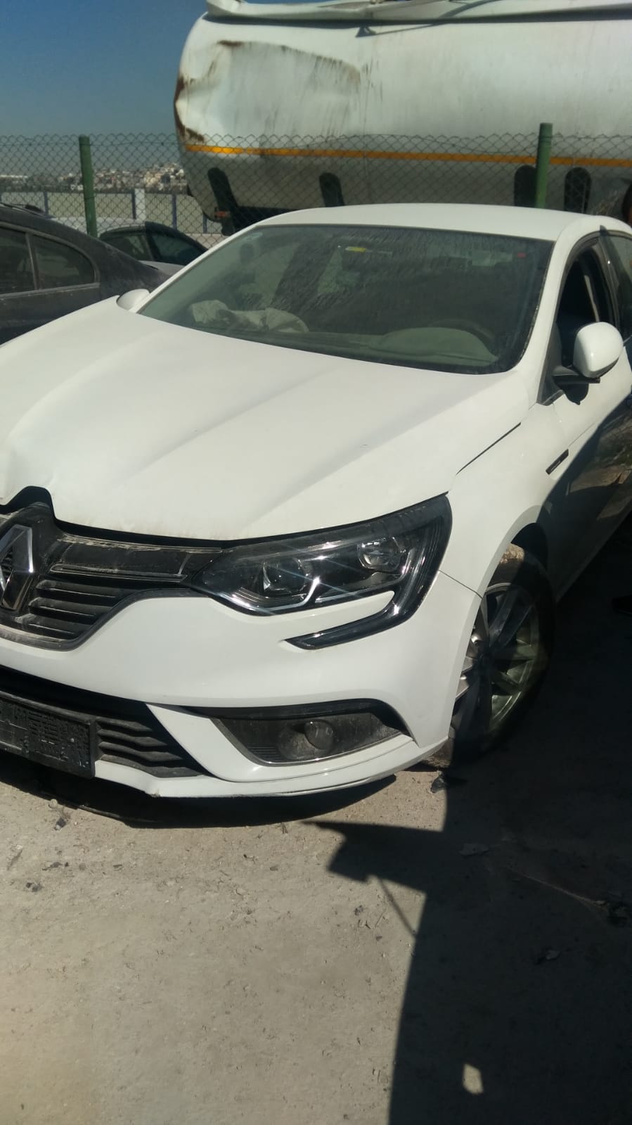 Renault megane 4 parça olarak satılık Renault megane 4 parça olarak satılık