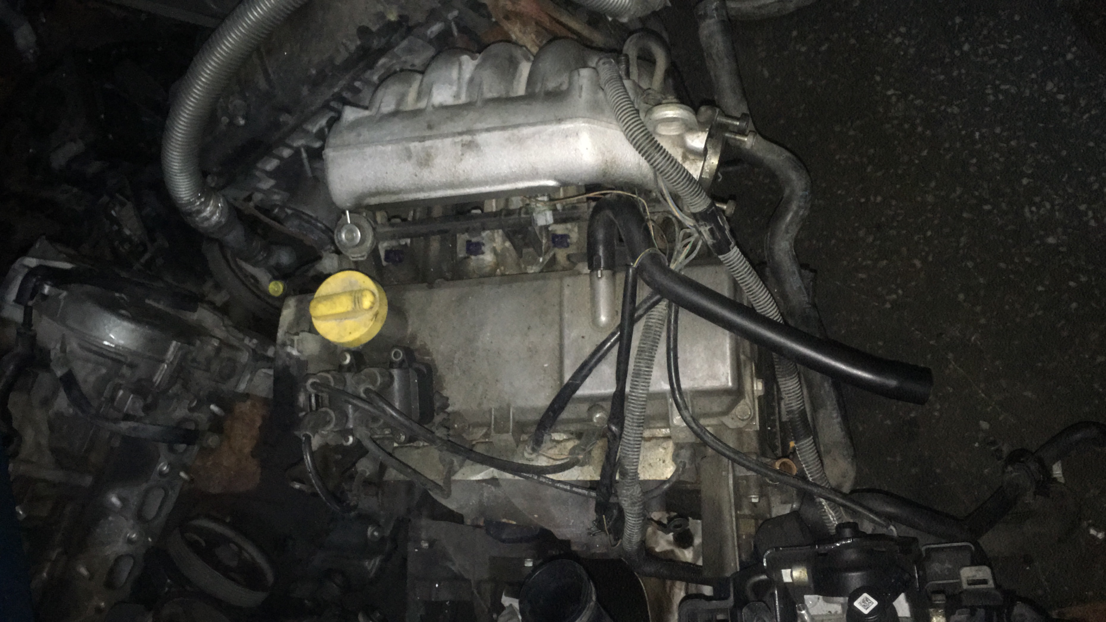 Renault megane 1.6 benzinli çıkma motor Renault megane 1.6 benzinli çıkma motor