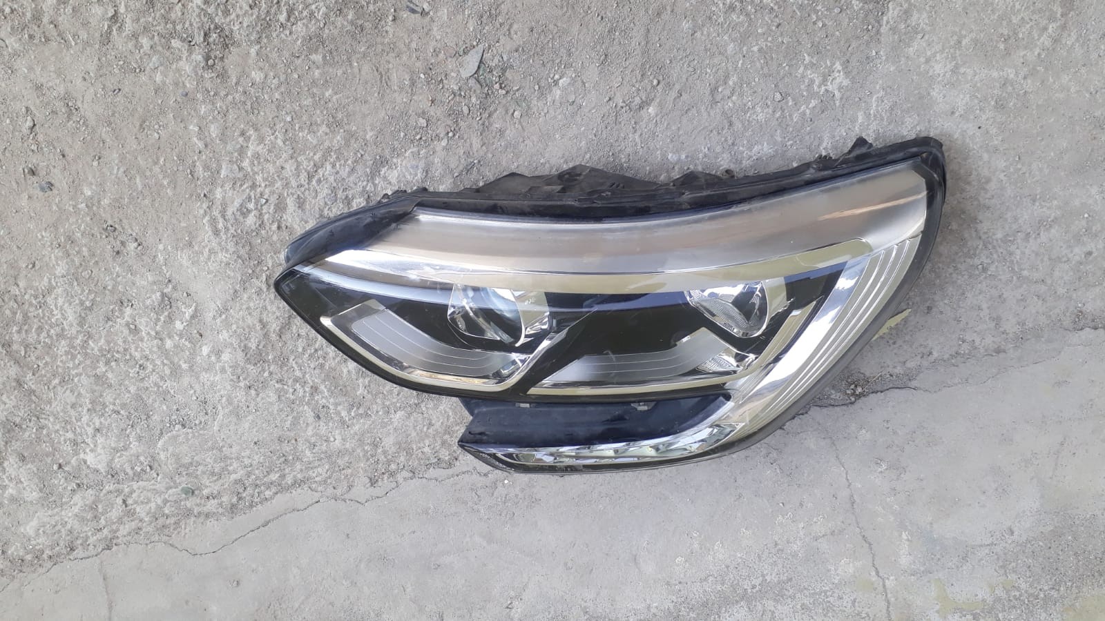 Renault megane 4 çıkma far Renault megane 4 çıkma far
