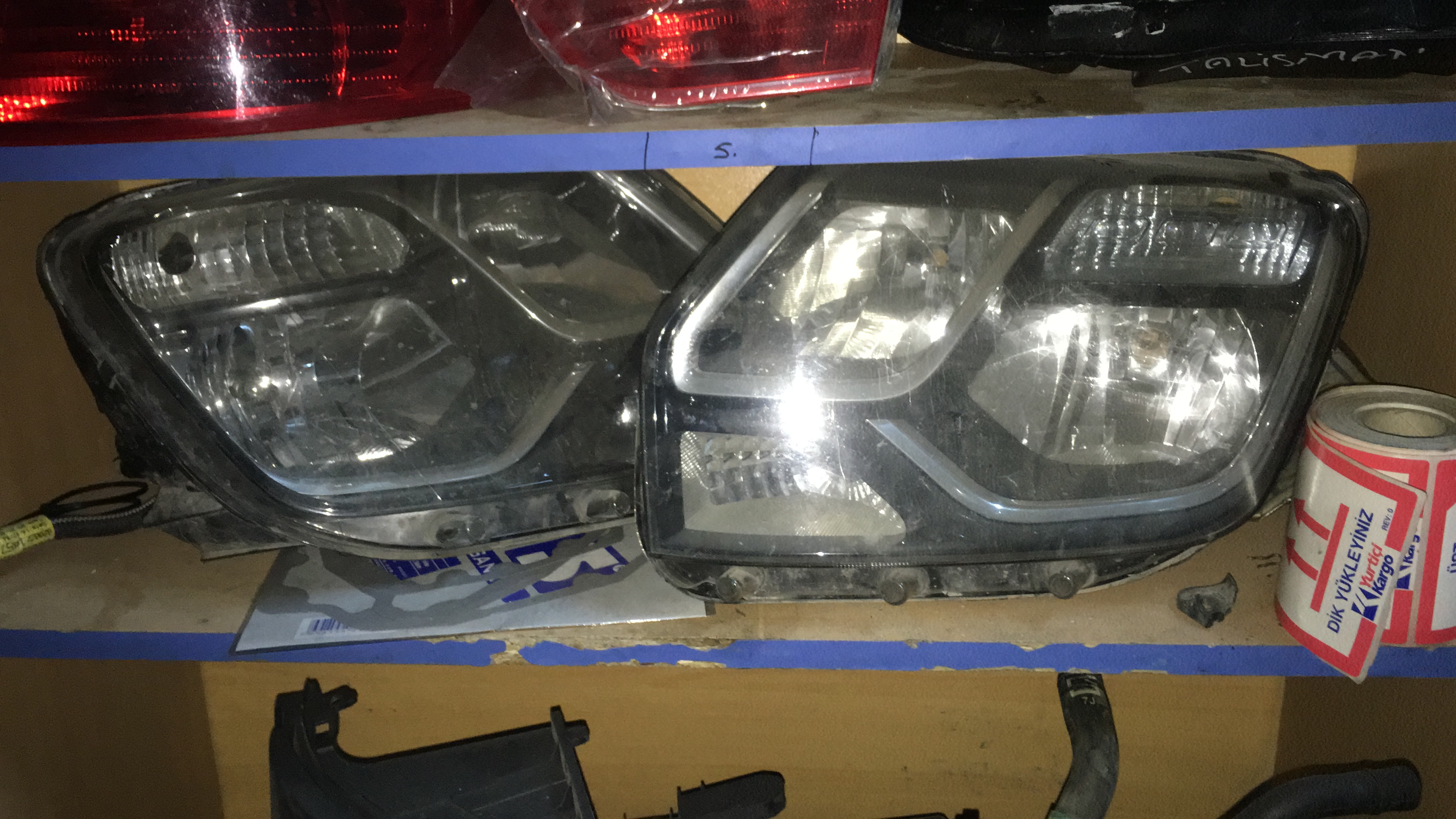 Dacıa duster çıkma sökme sağ sol far Dacıa duster çıkma sökme sağ sol far