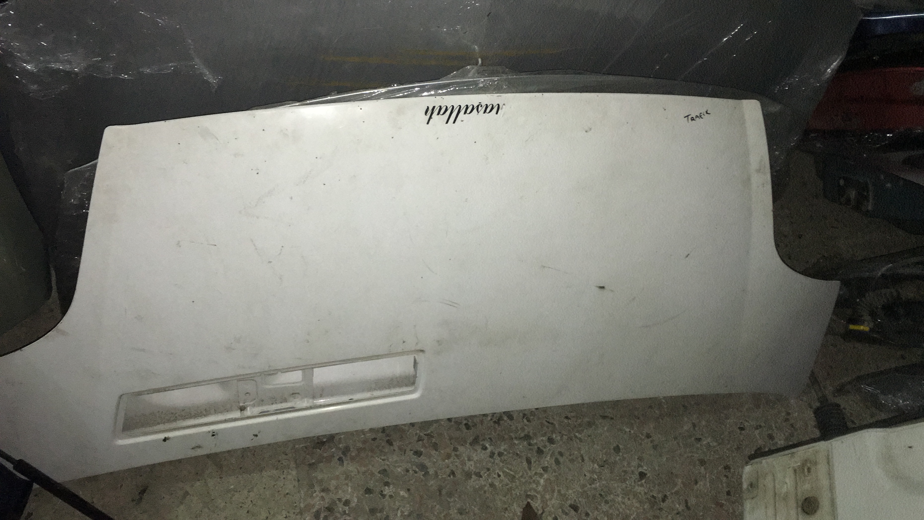 Renault trafic çıkma sökme motor kaputu Renault trafic çıkma sökme motor kaputu