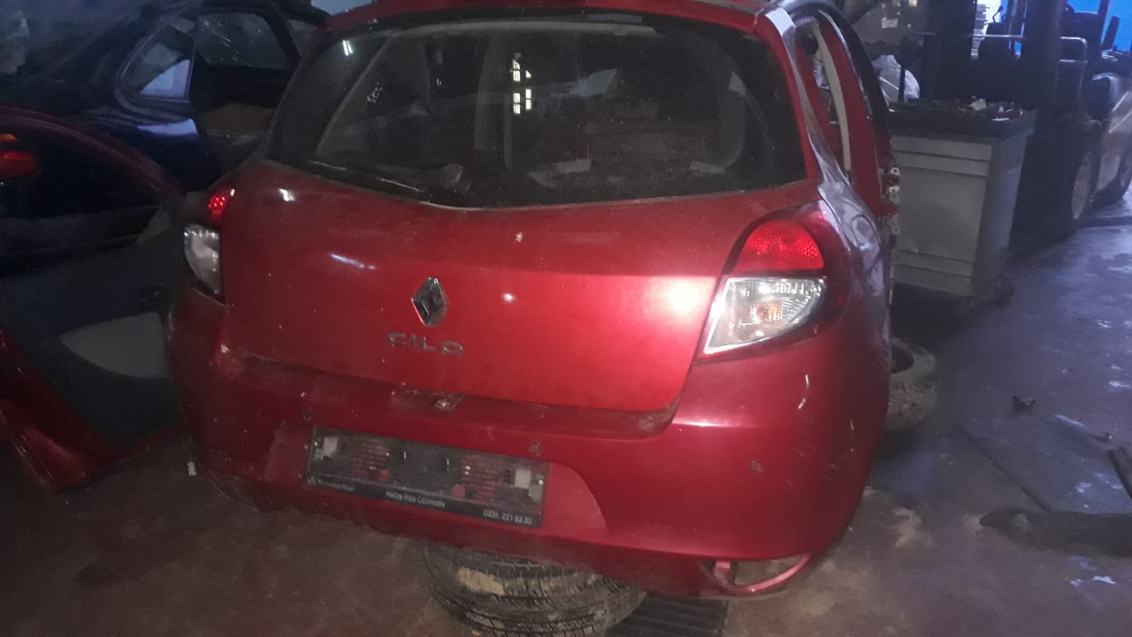 Renault clio 3 çıkma sökme bagaj kapağı Renault clio 3 çıkma sökme bagaj kapağı