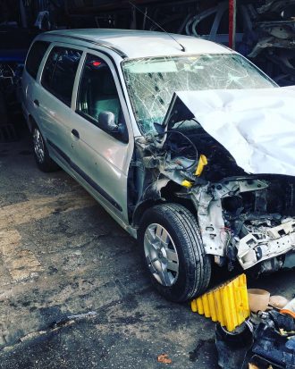 Renault megane 1 1.6 benzinli çıkma sökme parça