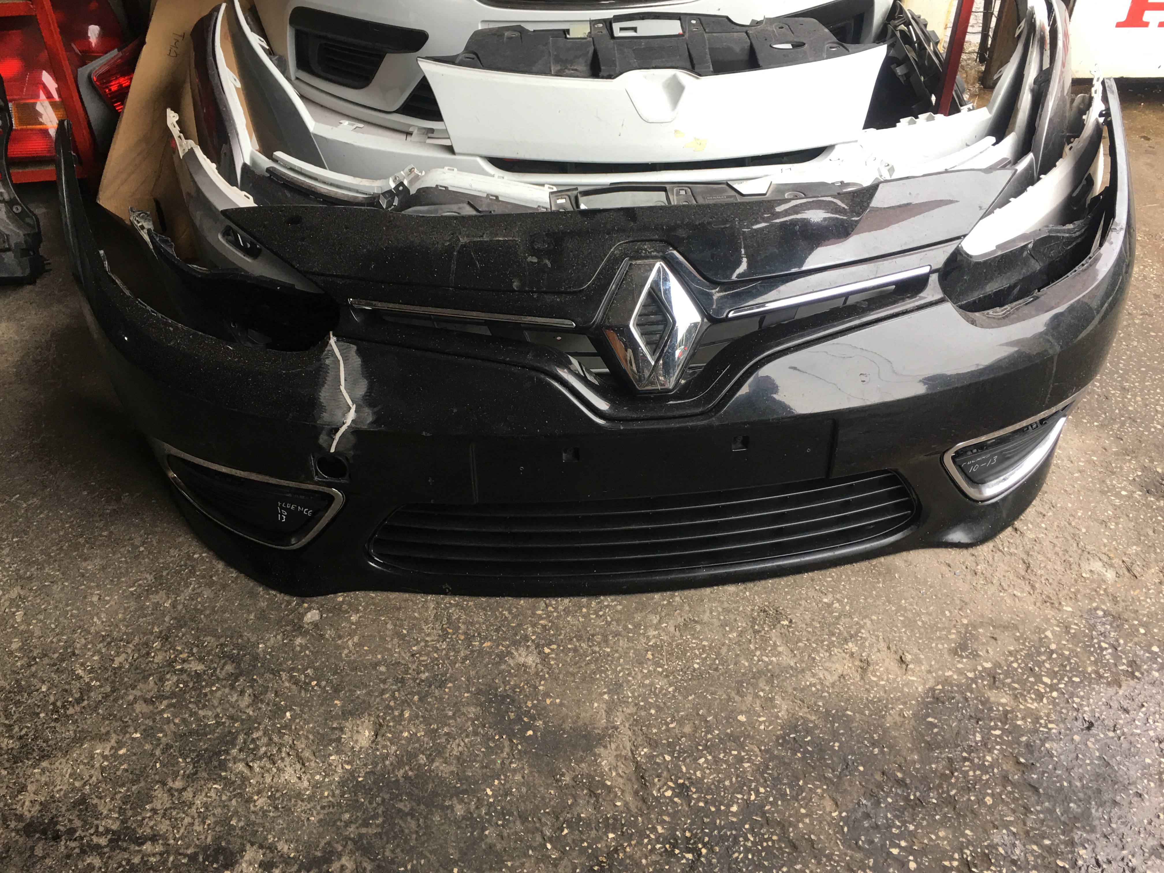 Renault fluence çıkma sökme ön tampon Renault fluence çıkma sökme ön tampon
