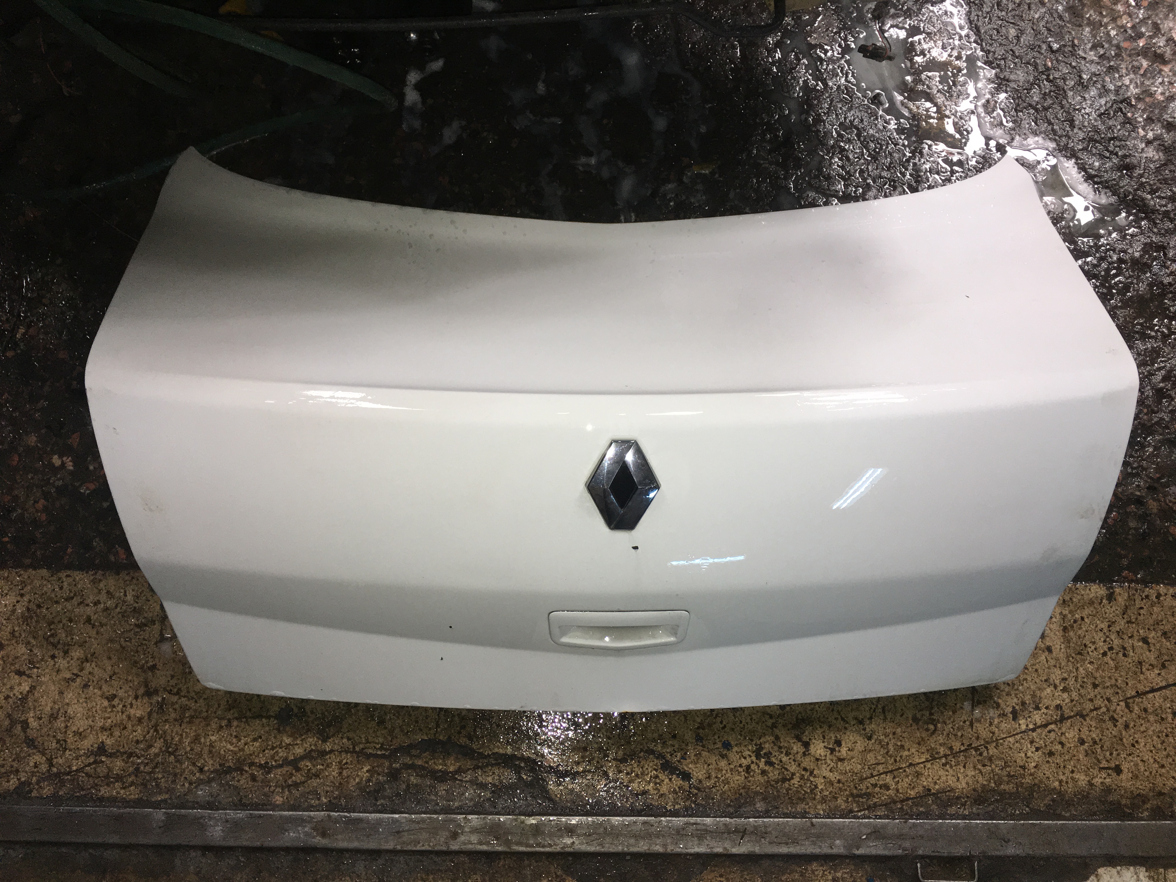 Renault megane 2 çıkma sökme bagaj kapağı Renault megane 2 çıkma sökme bagaj kapağı