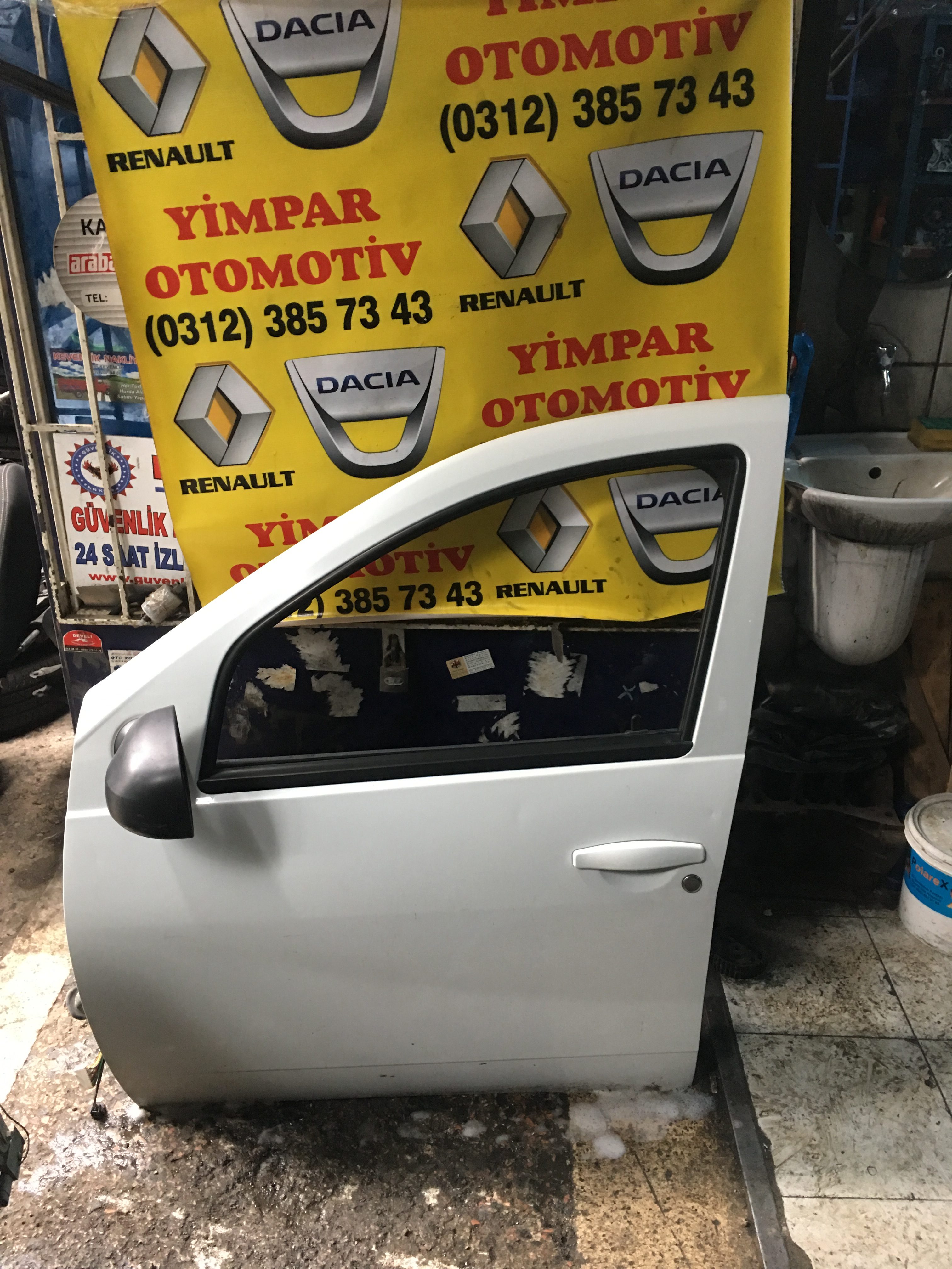 Dacıa duster çıkma sökme sol ön kapı Dacıa duster çıkma sökme sol ön kapı