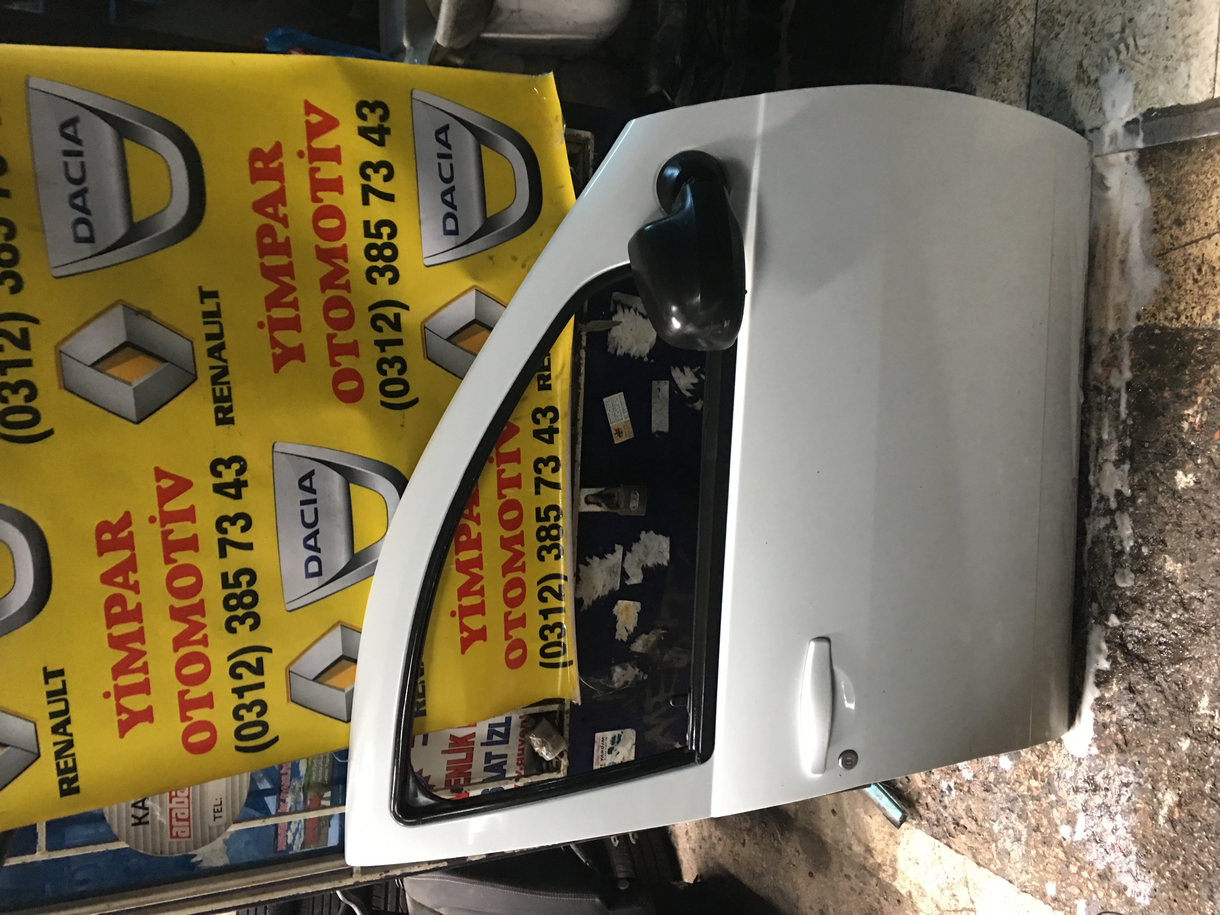 Dacıa duster çıkma sökme sağ ön kapı Dacıa duster çıkma sökme sağ ön kapı