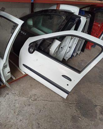 Renault clio çıkma sökme sol ön kapı