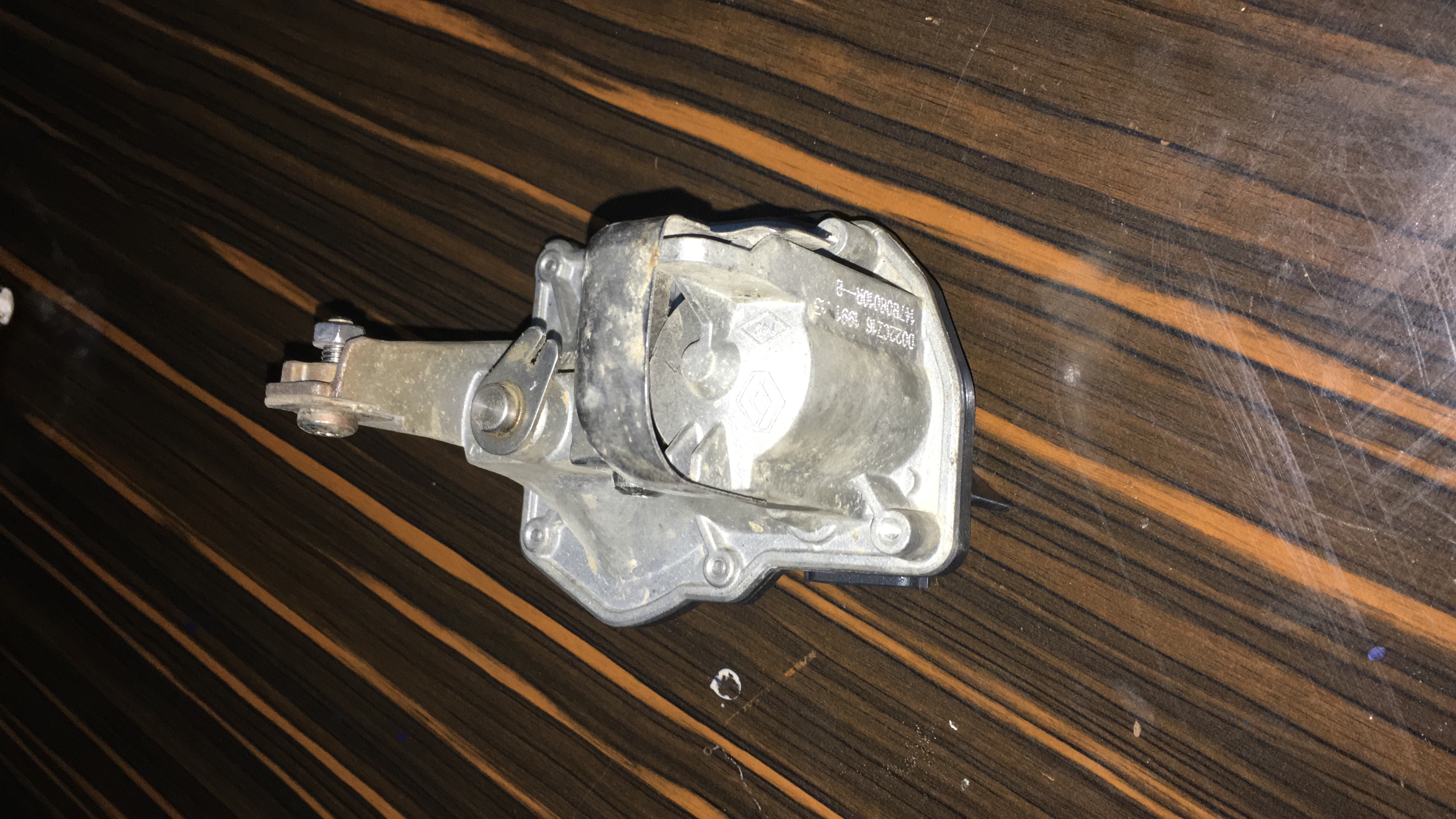 Renault captur clio 4 çıkma egzos kelebeği Renault captur clio 4 çıkma egzos kelebeği