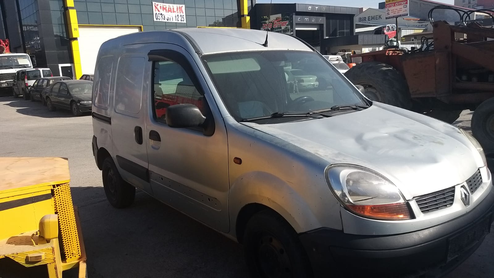 Renault kangoo çıkma hatasız gri renk komple ön Renault kangoo çıkma hatasız gri renk komple ön