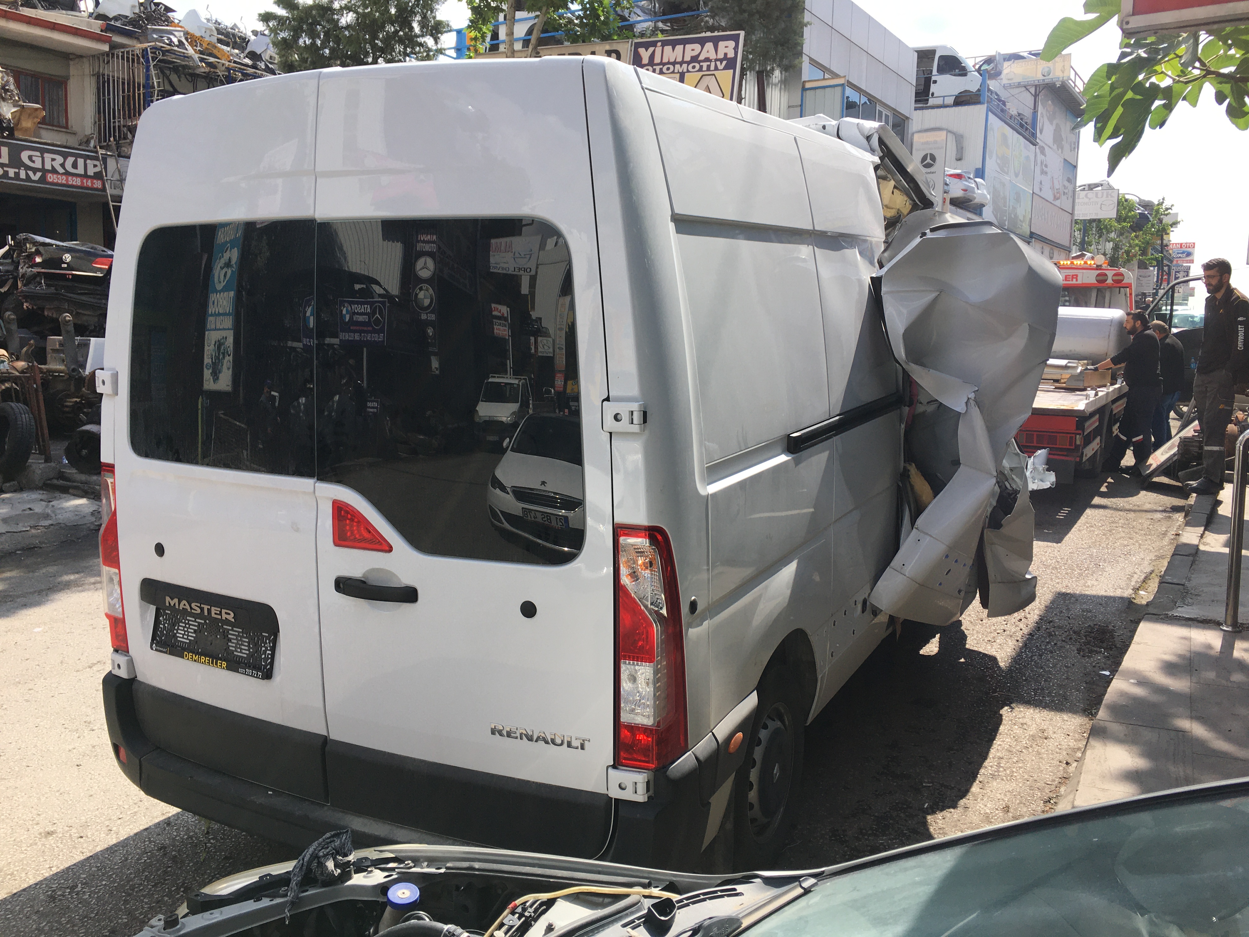 Renault master 4 çıkma hatasız bagaj kapakları Renault master 4 çıkma hatasız bagaj kapakları