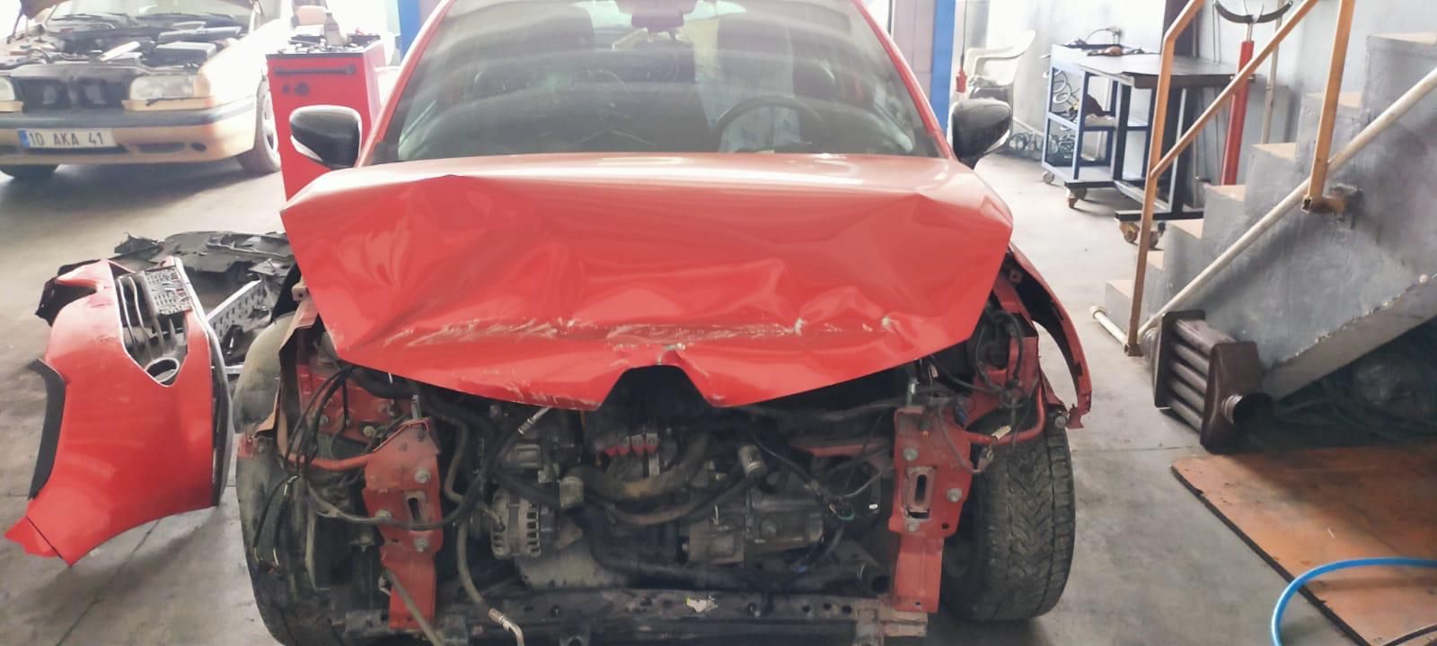 Renault clio 4 çıkma yedek parça Renault clio 4 çıkma yedek parça