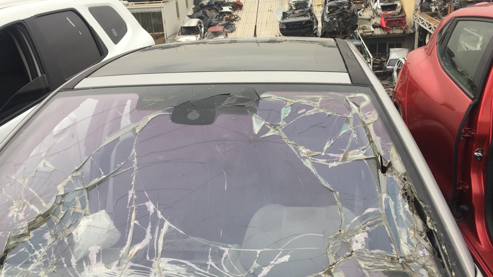 Renault megane 2 çıkma hatasız sanruflu tavan Renault megane 2 çıkma hatasız sanruflu tavan