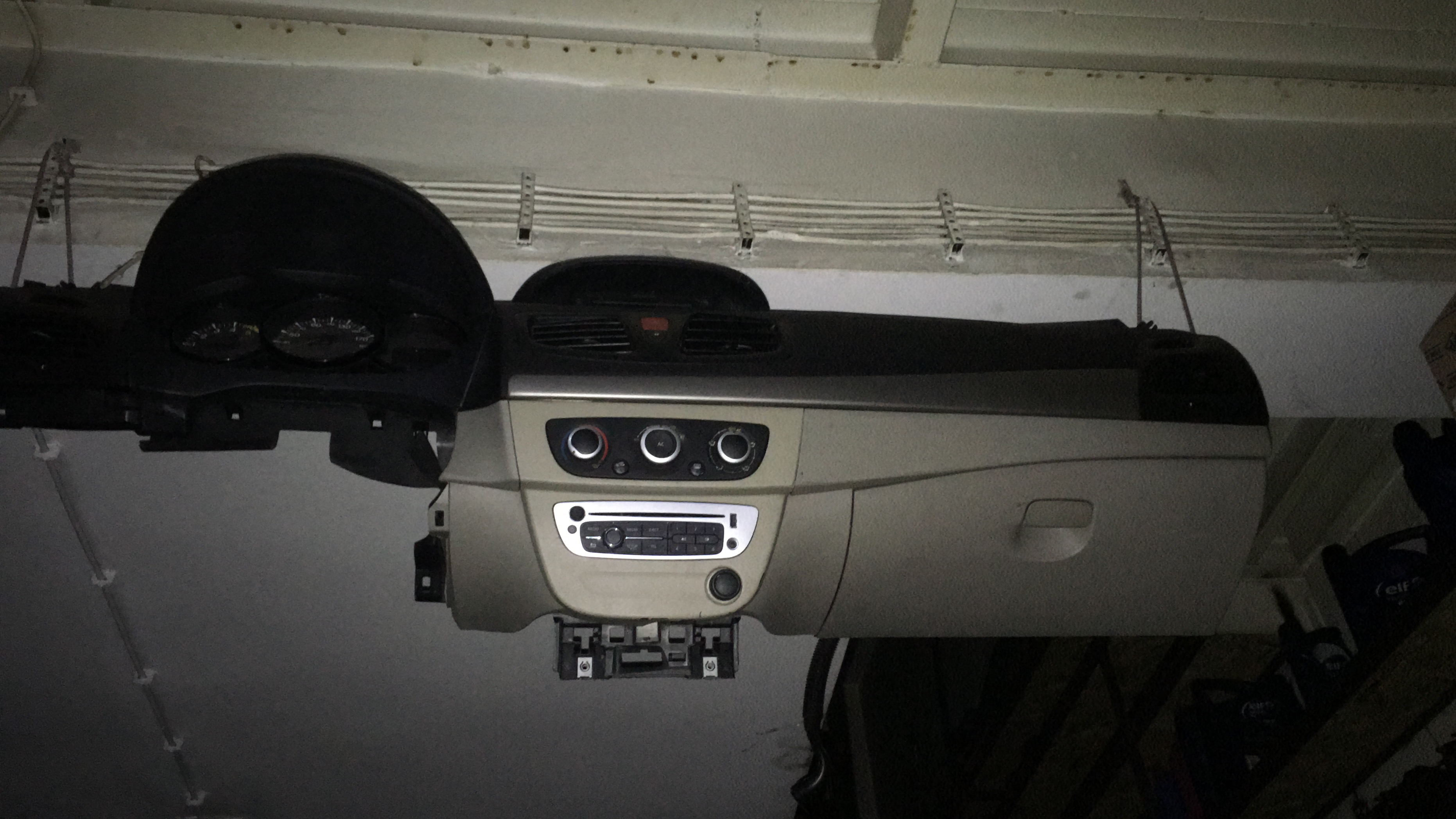 Renault fluence çıkma orjinal dolu göğüs torpido Renault fluence çıkma orjinal dolu göğüs torpido
