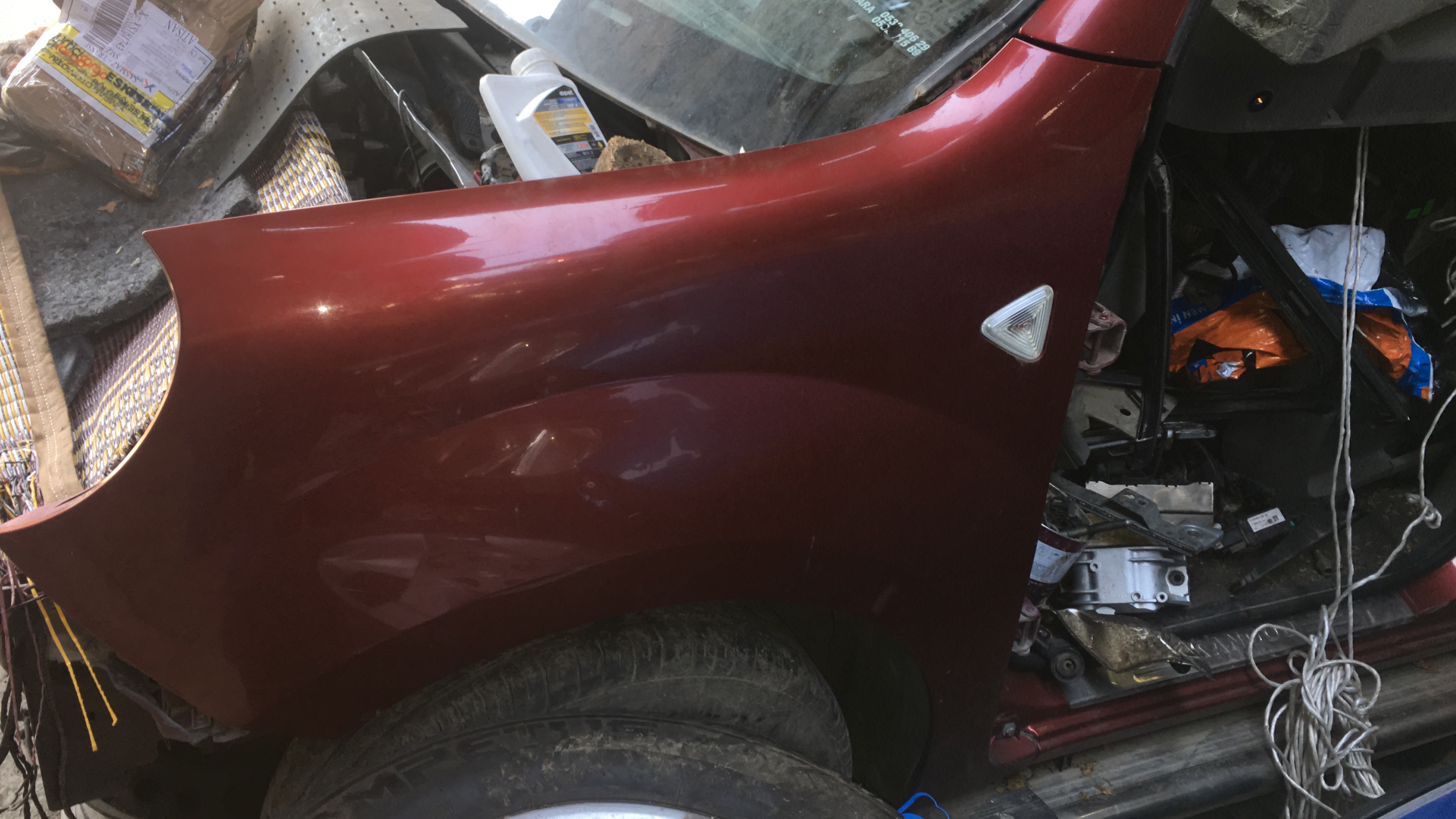 Renault kangoo 3 çıkma hatasız sol ön çamurluk Renault kangoo 3 çıkma hatasız sol ön çamurluk