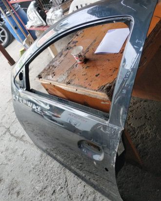 Dacıa sandero çıkma orjinal sol ön kapı