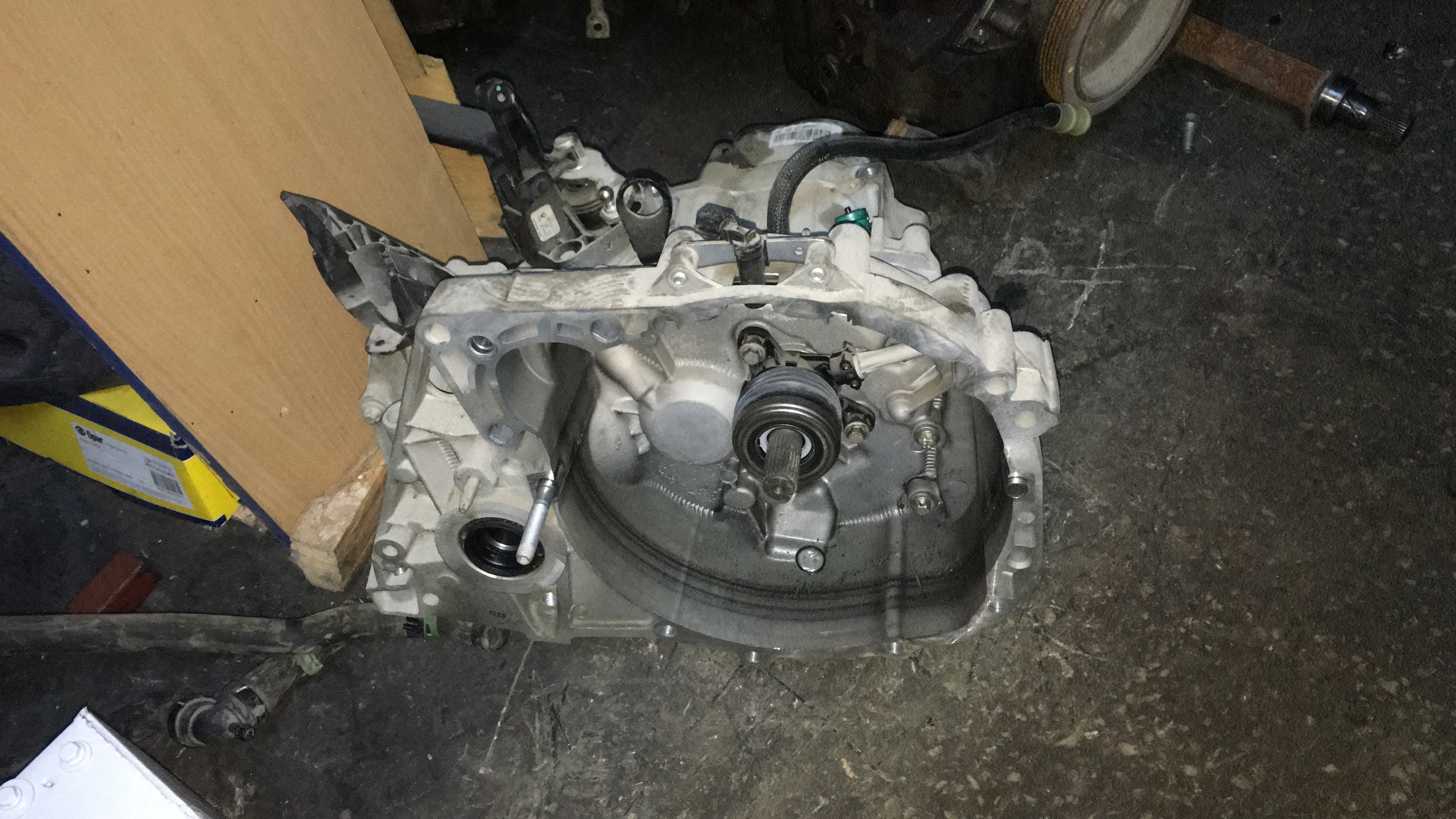 Renault megane 2 çıkma orjinal komple şanzıman Renault megane 2 çıkma orjinal komple şanzıman