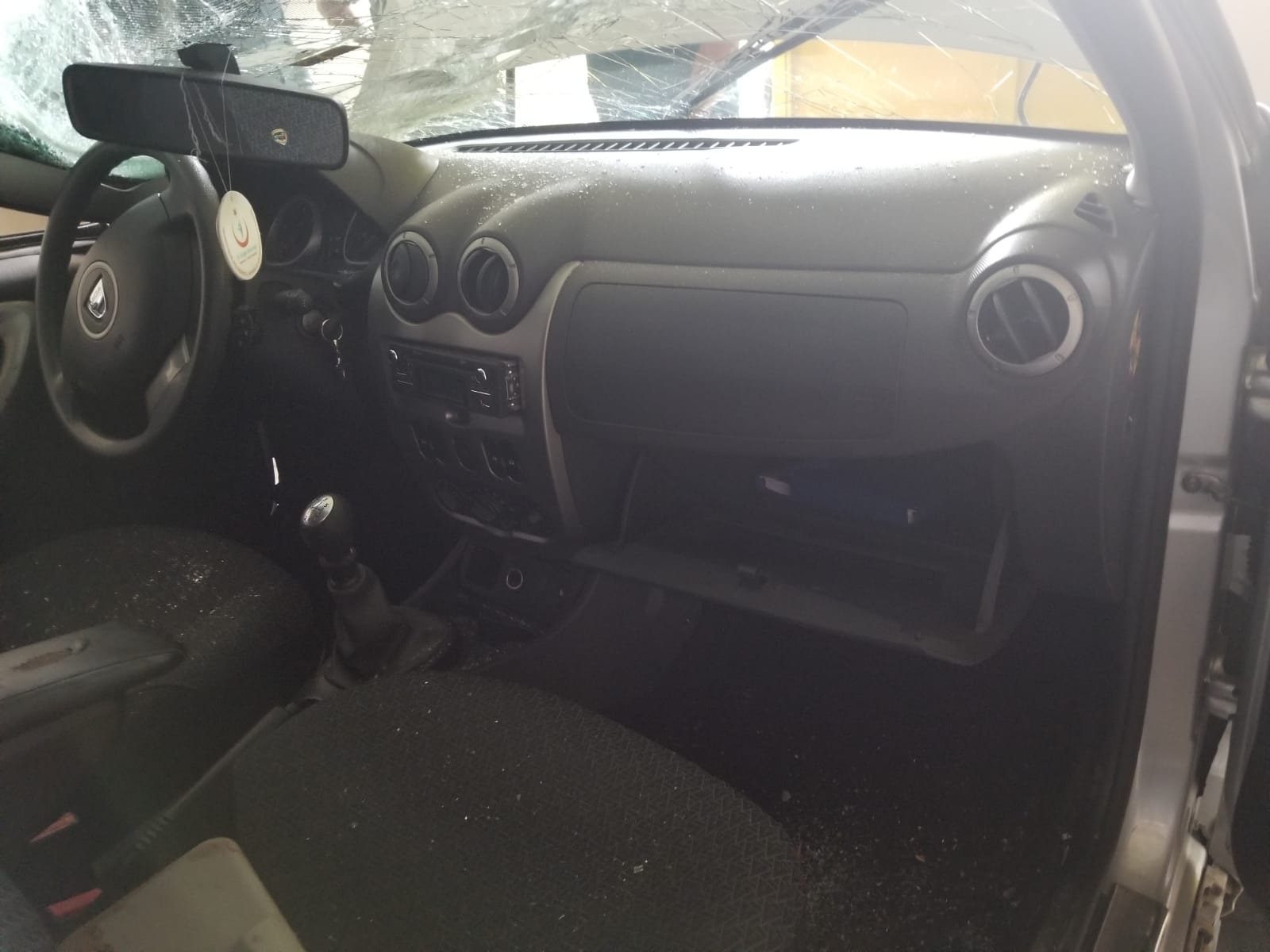 Dacıa duster çıkma komple dolu göğüs torpido Dacıa duster çıkma komple dolu göğüs torpido