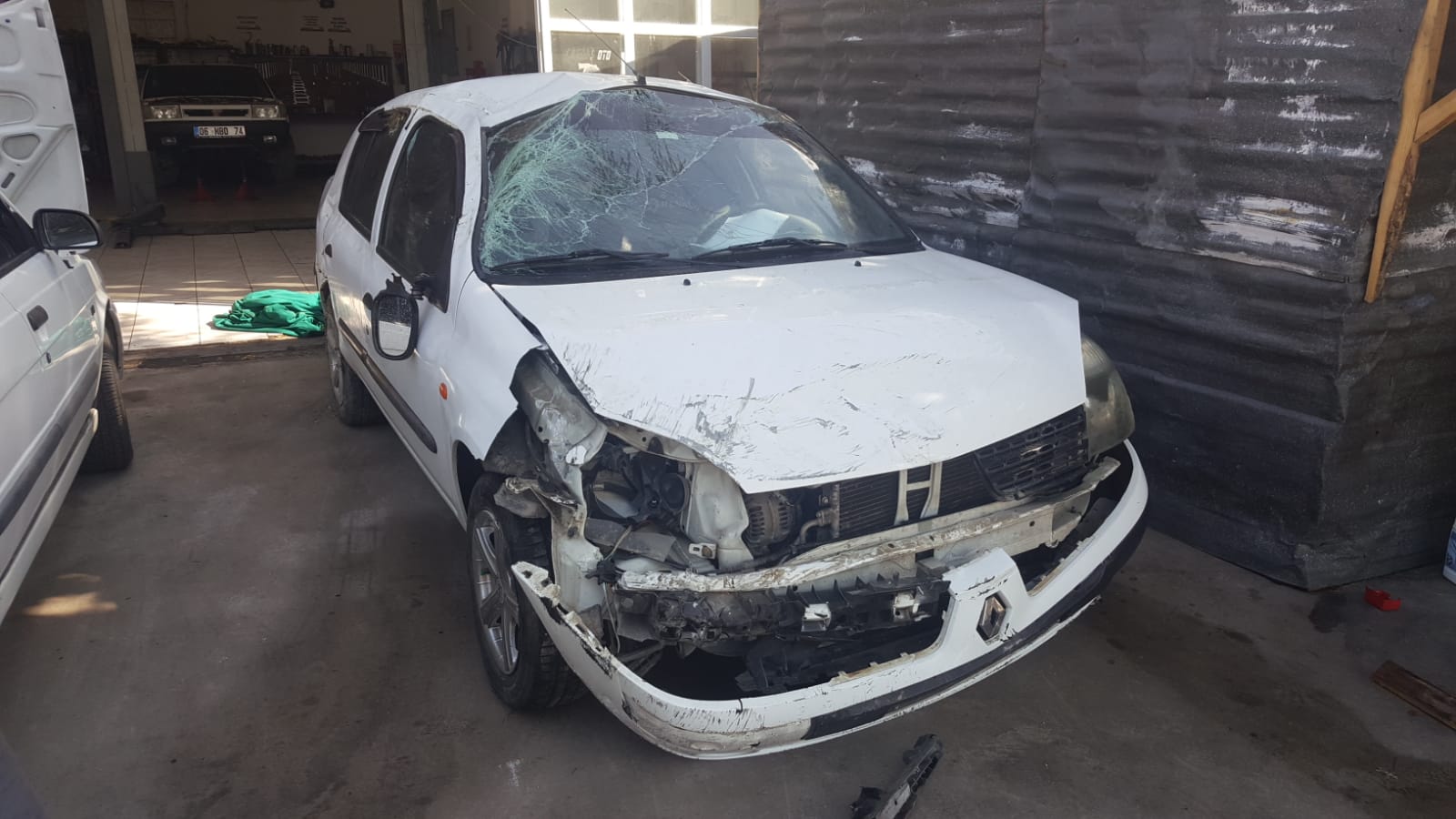 Renault symbol çıkma yedek parça Renault symbol çıkma yedek parça
