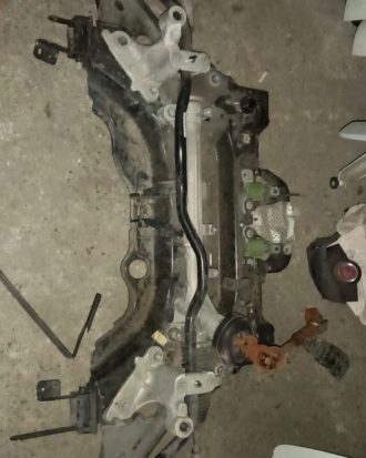 Renault megane 4 çıkma orjinal motor travesi