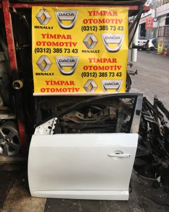 Renault fluence çıkma hatasız beyaz renk sol ön kapı