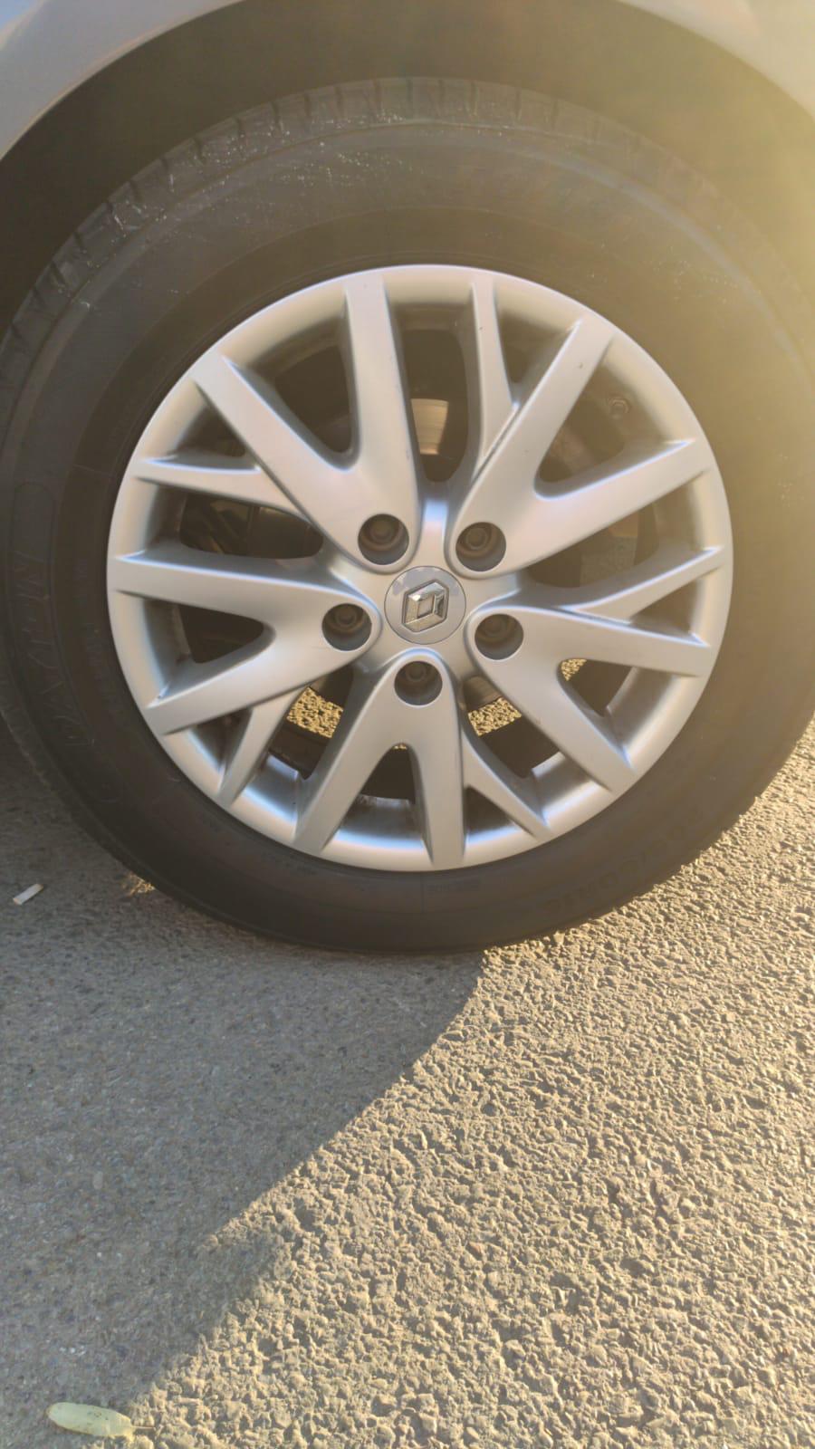 Renault fluence megane 3 çıkma orjinal çelik jant Renault fluence megane 3 çıkma orjinal çelik jant