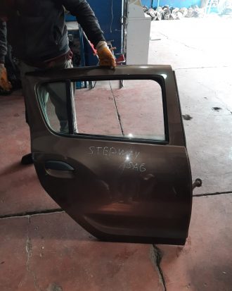 Dacıa sandero stepway çıkma orjinal hatasız sağ arka kapı