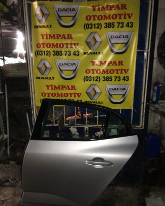 Renault megane 4 çıkma hatasız gri renk sol arka kapı