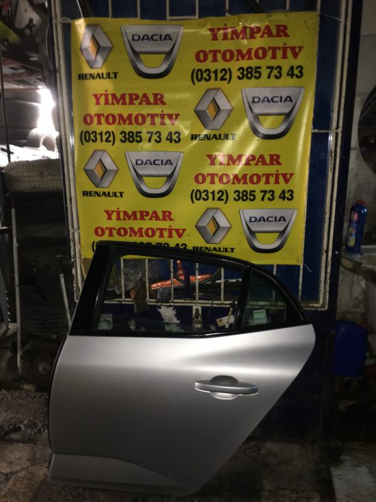 Renault megane 4 çıkma hatasız gri renk sol arka kapı