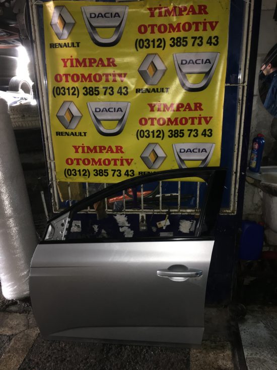 Renault megane 4 çıkma hatasız gri renk sol ön kapı