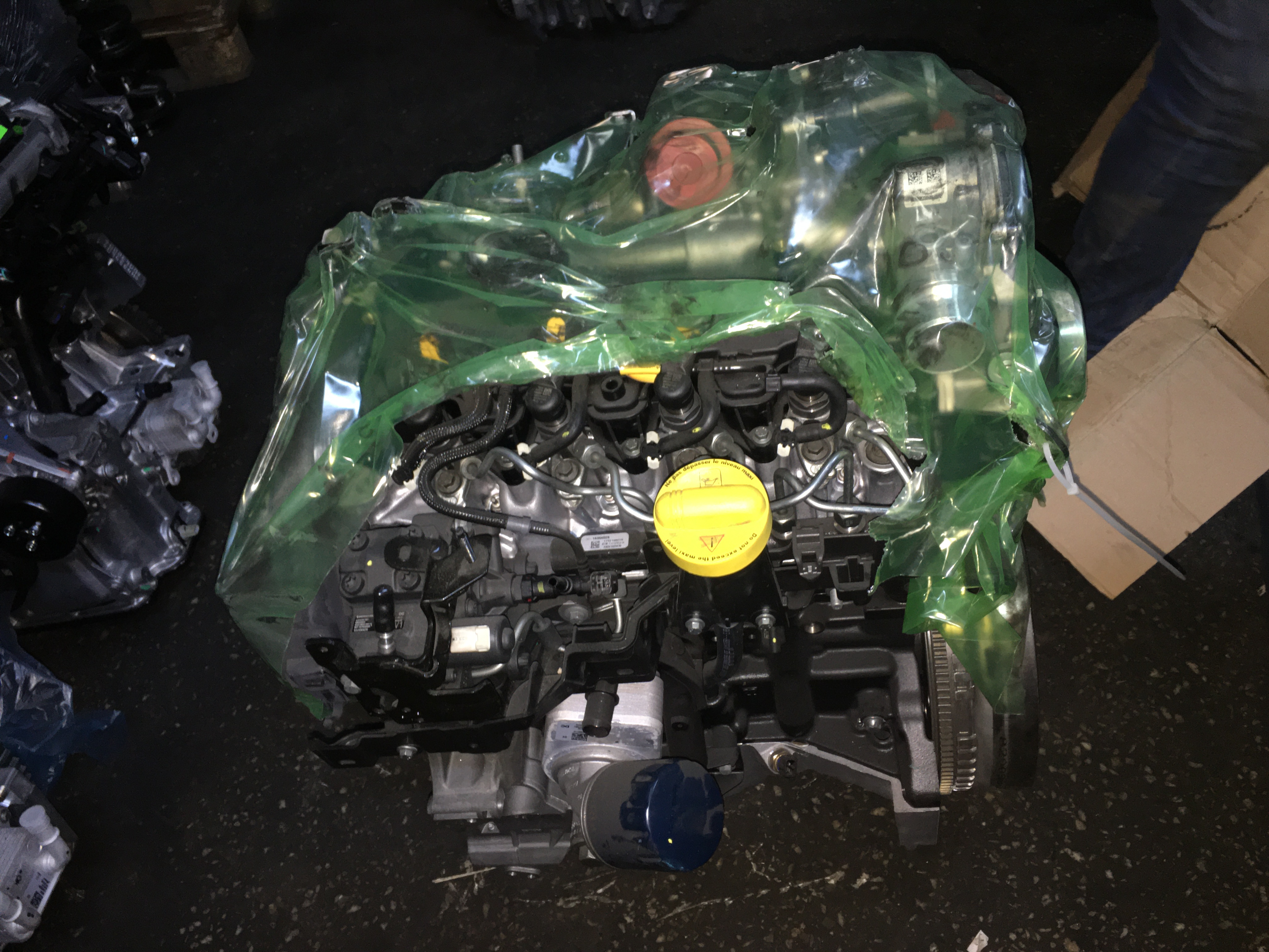 Dacıa duster megane 4 talisman 1.5 dizel 110 BG K9KG677 komple sıfır sandık motor Dacıa duster megane 4 talisman 1.5 dizel 110 BG K9KG677 komple sıfır sandık motor