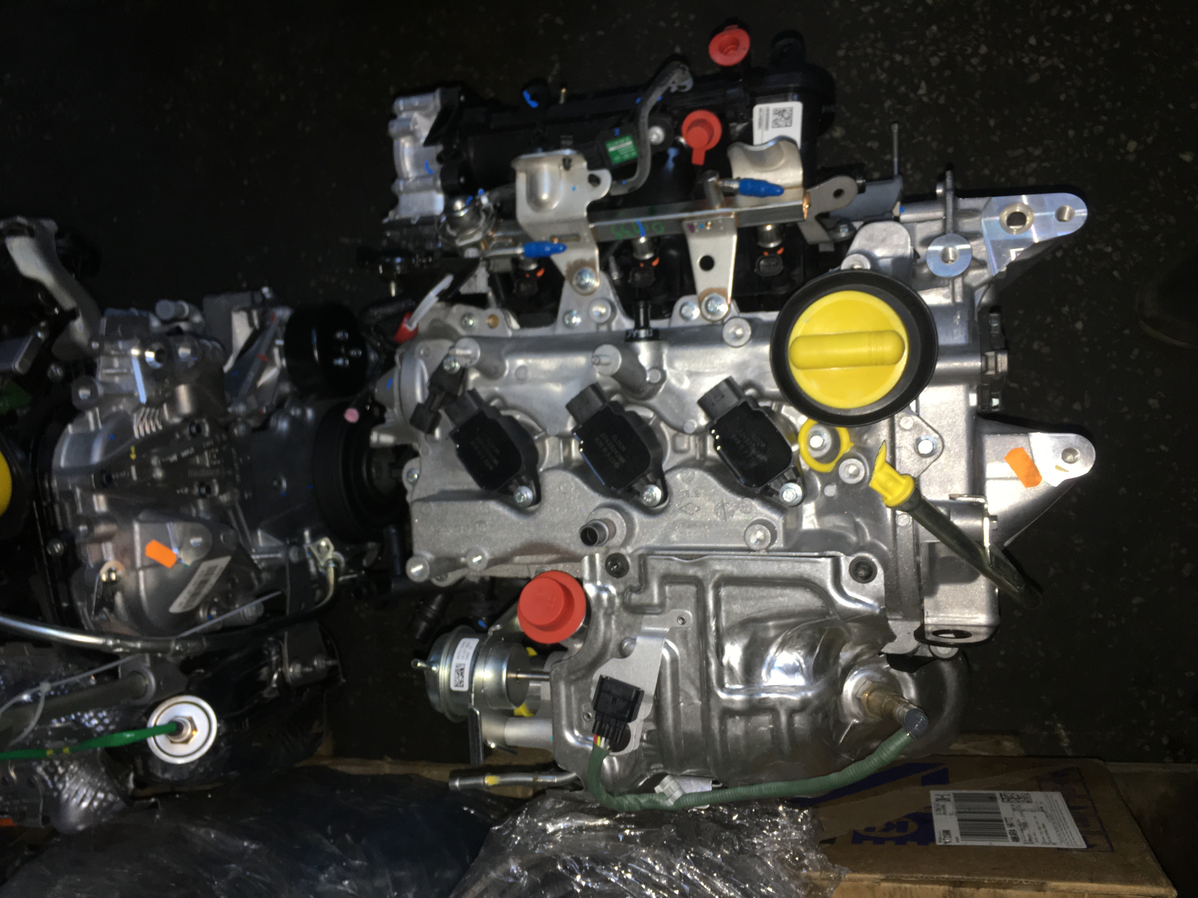 Dacıa sandero stepway logan 0.9 TCE H4BB410 100018157R komple sıfır sandık motor Dacıa sandero stepway logan 0.9 TCE H4BB410 100018157R komple sıfır sandık motor