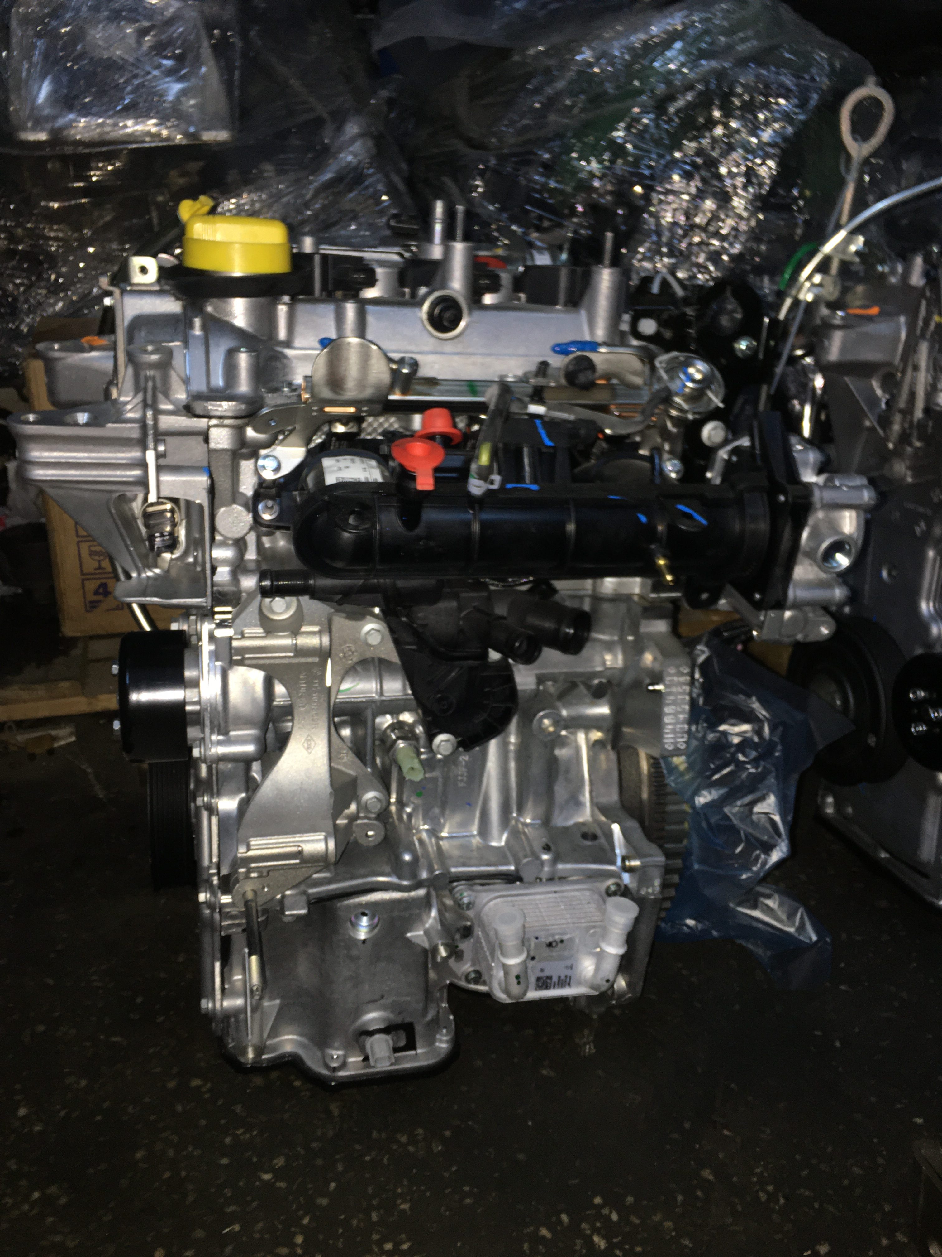 Renault captur clio 4 symbol 0.9 TCE H4BB410 100018157R komple sıfır sandık motor Renault captur clio 4 symbol 0.9 TCE H4BB410 100018157R komple sıfır sandık motor