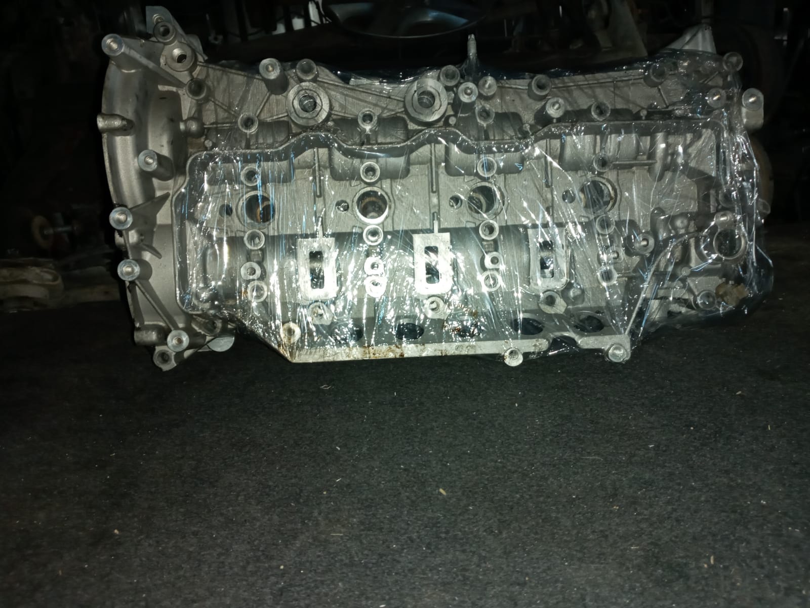 Renault master 3 2.3 dizel çıkma orjinal silindir kapağı Renault master 3 2.3 dizel çıkma orjinal silindir kapağı