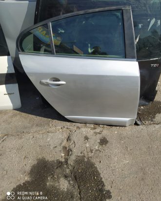 Renault fluence çıkma orjinal hatasız sağ arka kapı