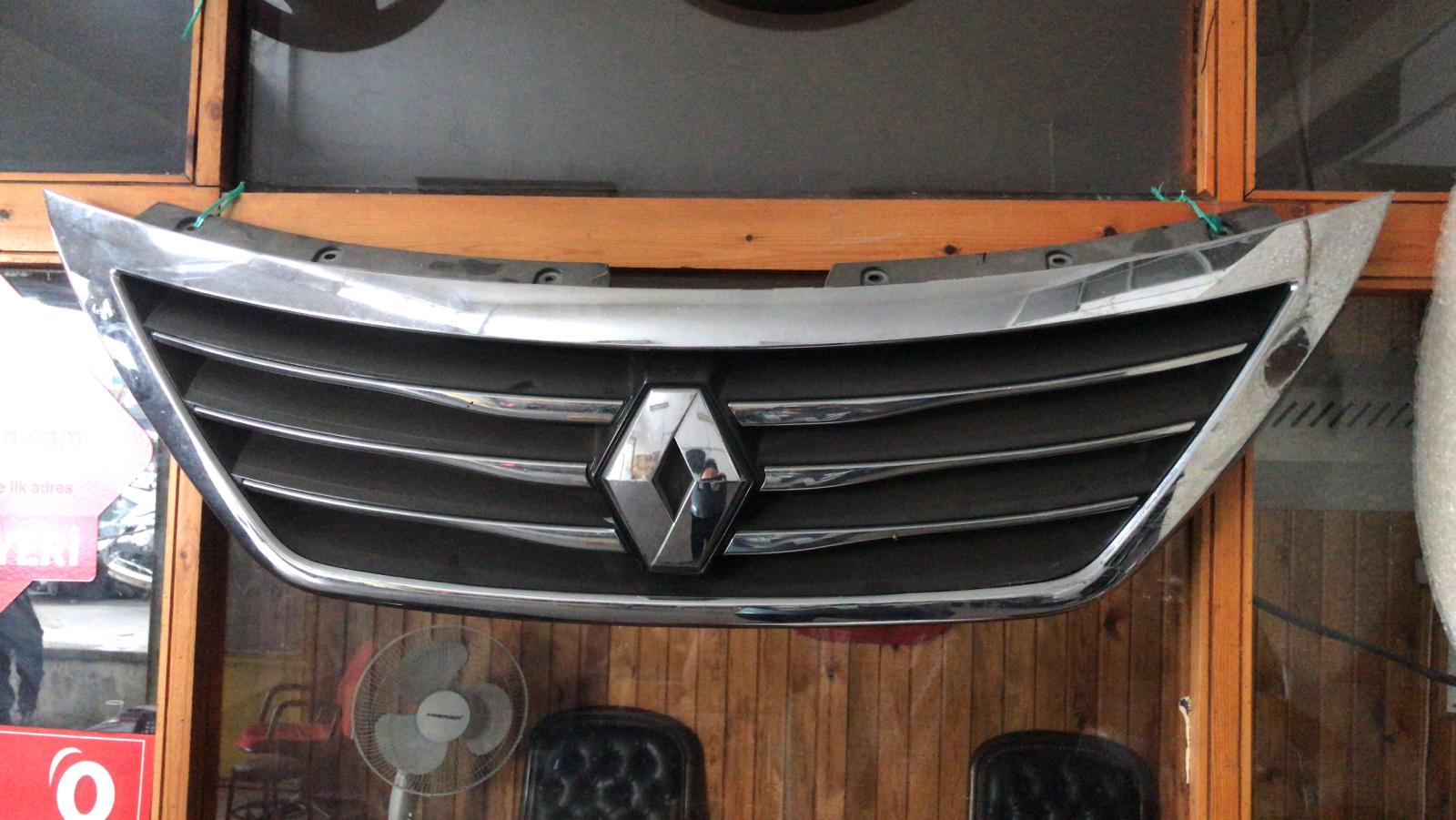 renault latitude çıkma orjinal ön panjur renault latitude çıkma orjinal ön panjur