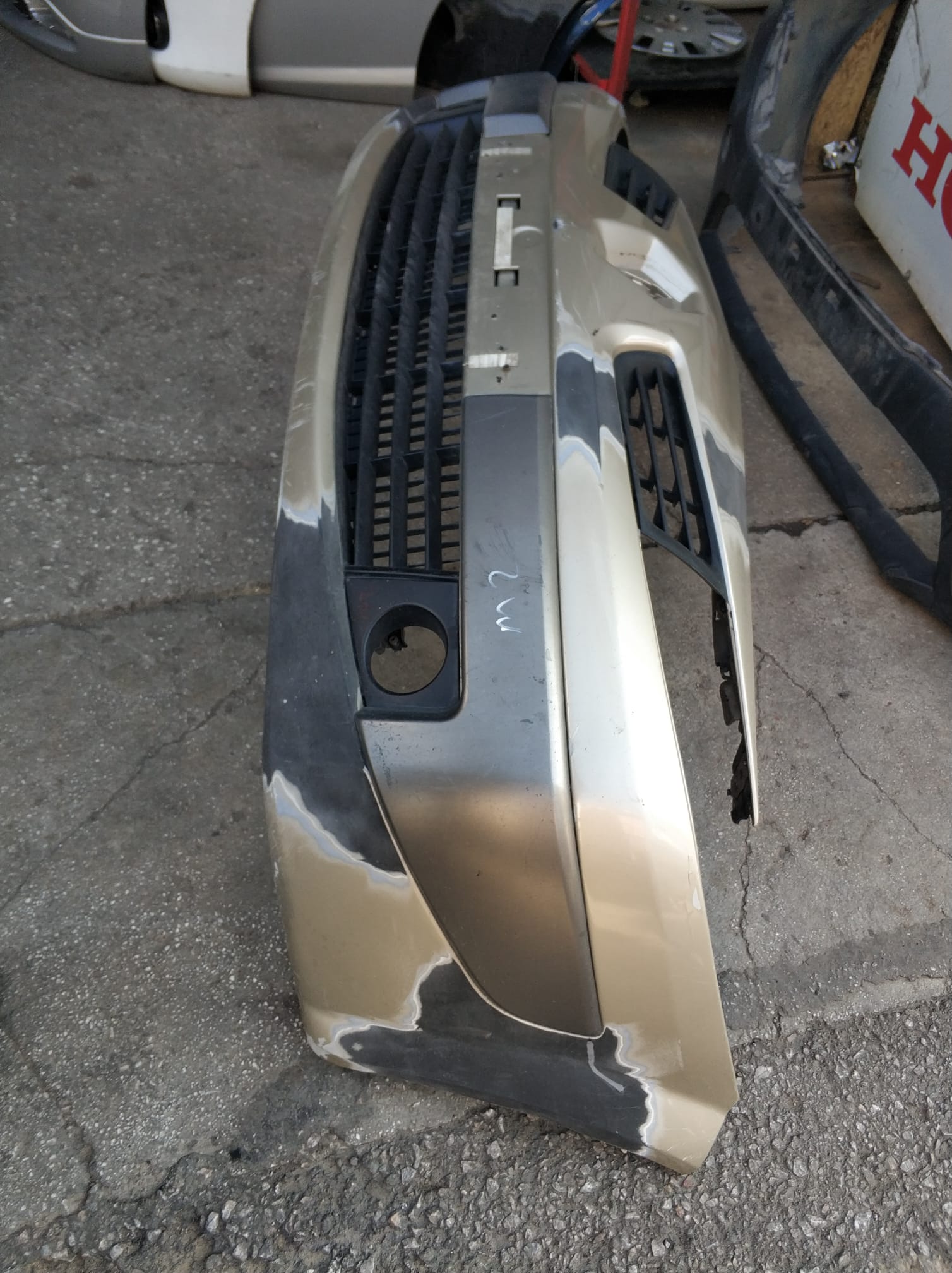 Renault megane 2 çıkma orjinal ön tampon Renault megane 2 çıkma orjinal ön tampon