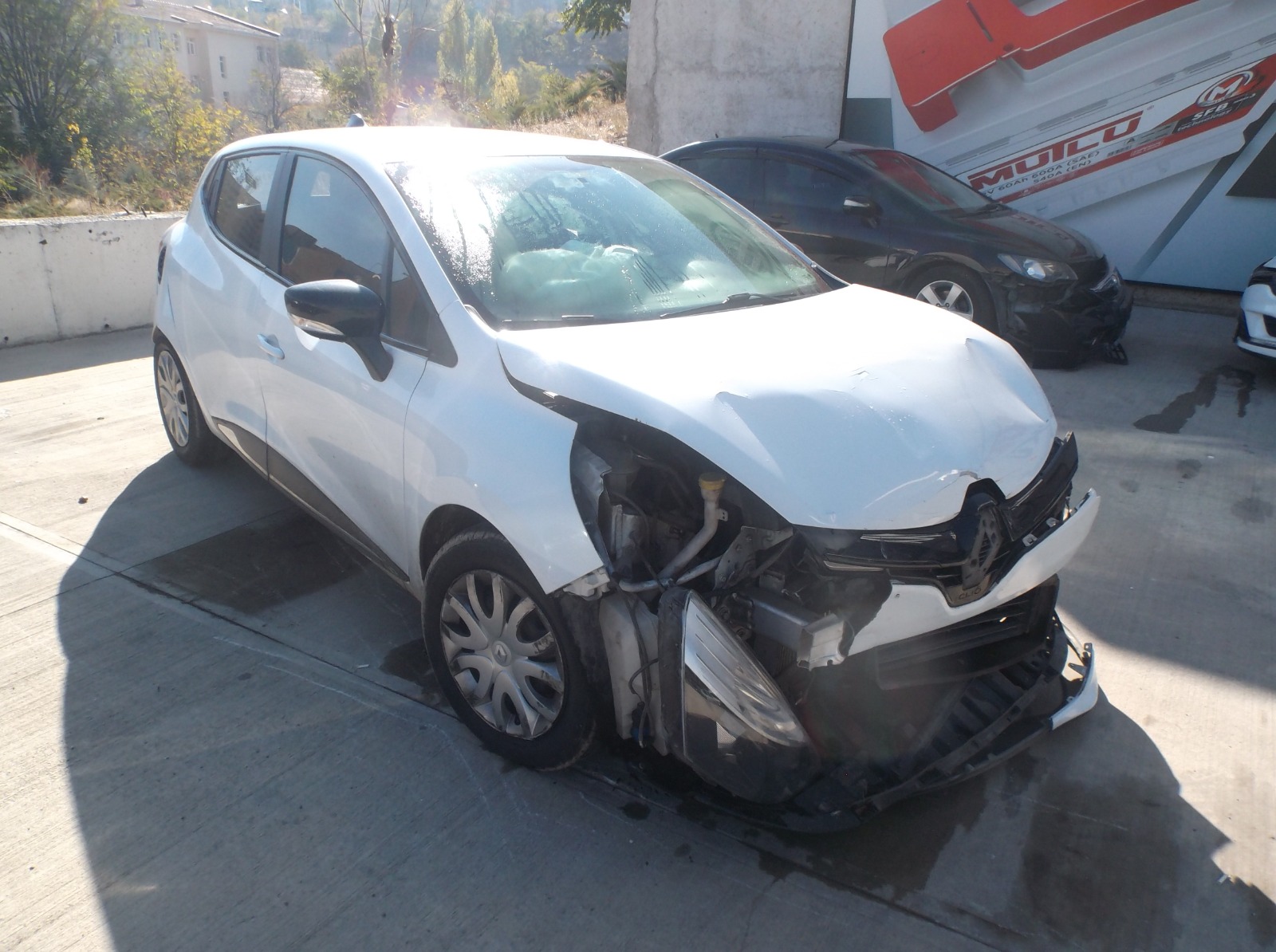 Renault clio 4 çıkma yedek parça Renault clio 4 çıkma yedek parça